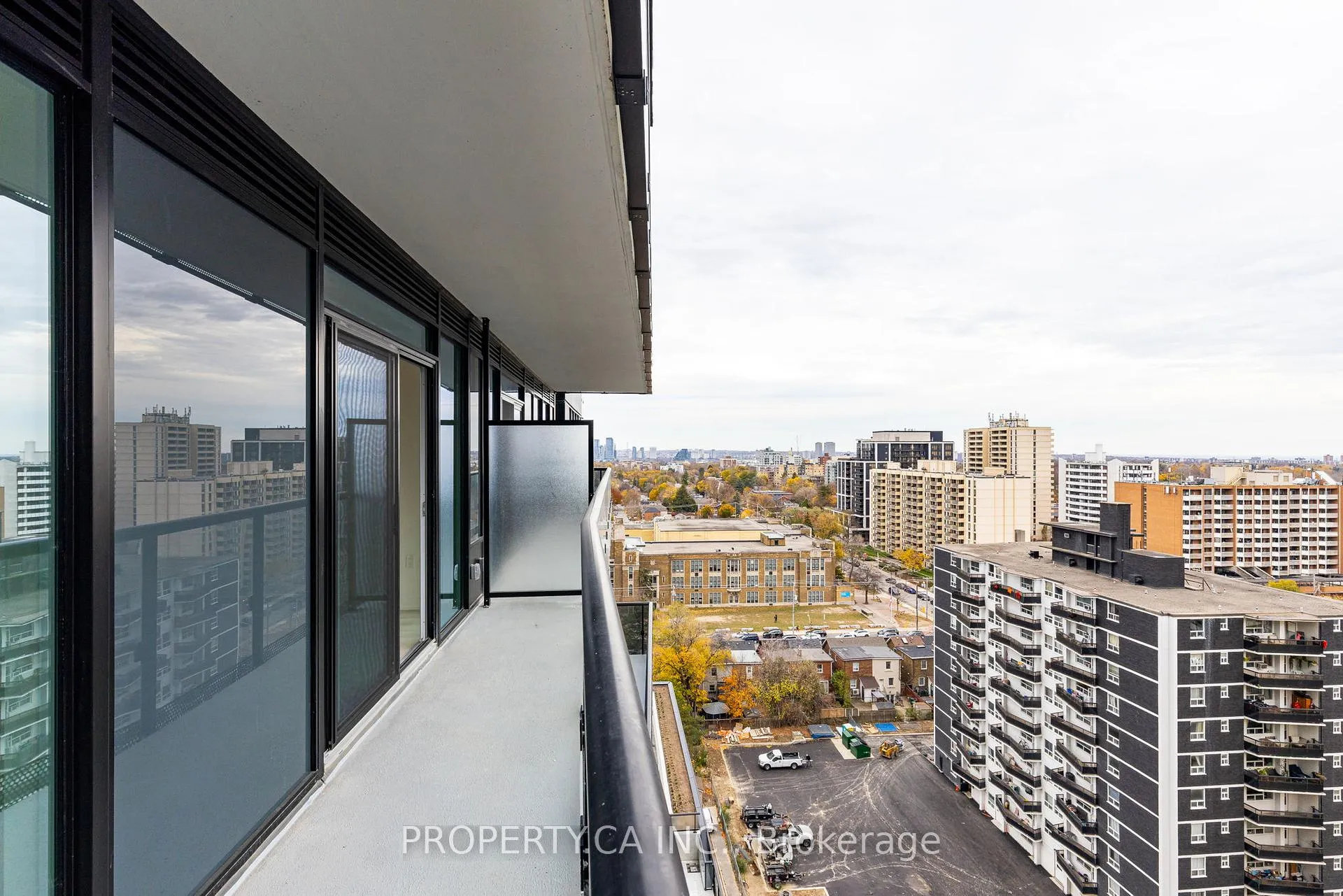 Photo 22 of Unit 1401, 127 Broadway Avenue, Toronto, Mount Pleasant West — HOMEH
