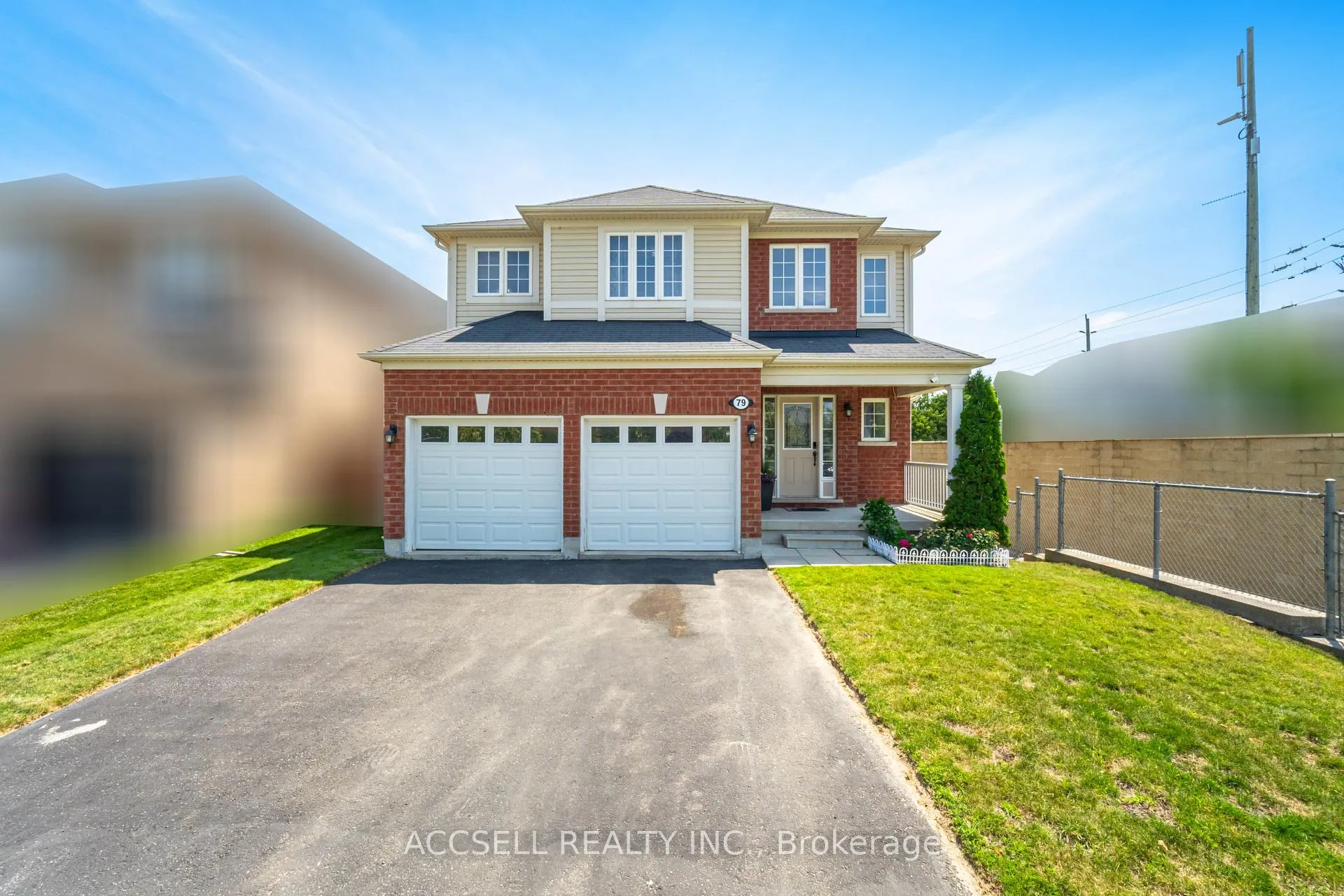 Photo 4 of 79 Lobb Court, Clarington, Bowmanville — HOMEH