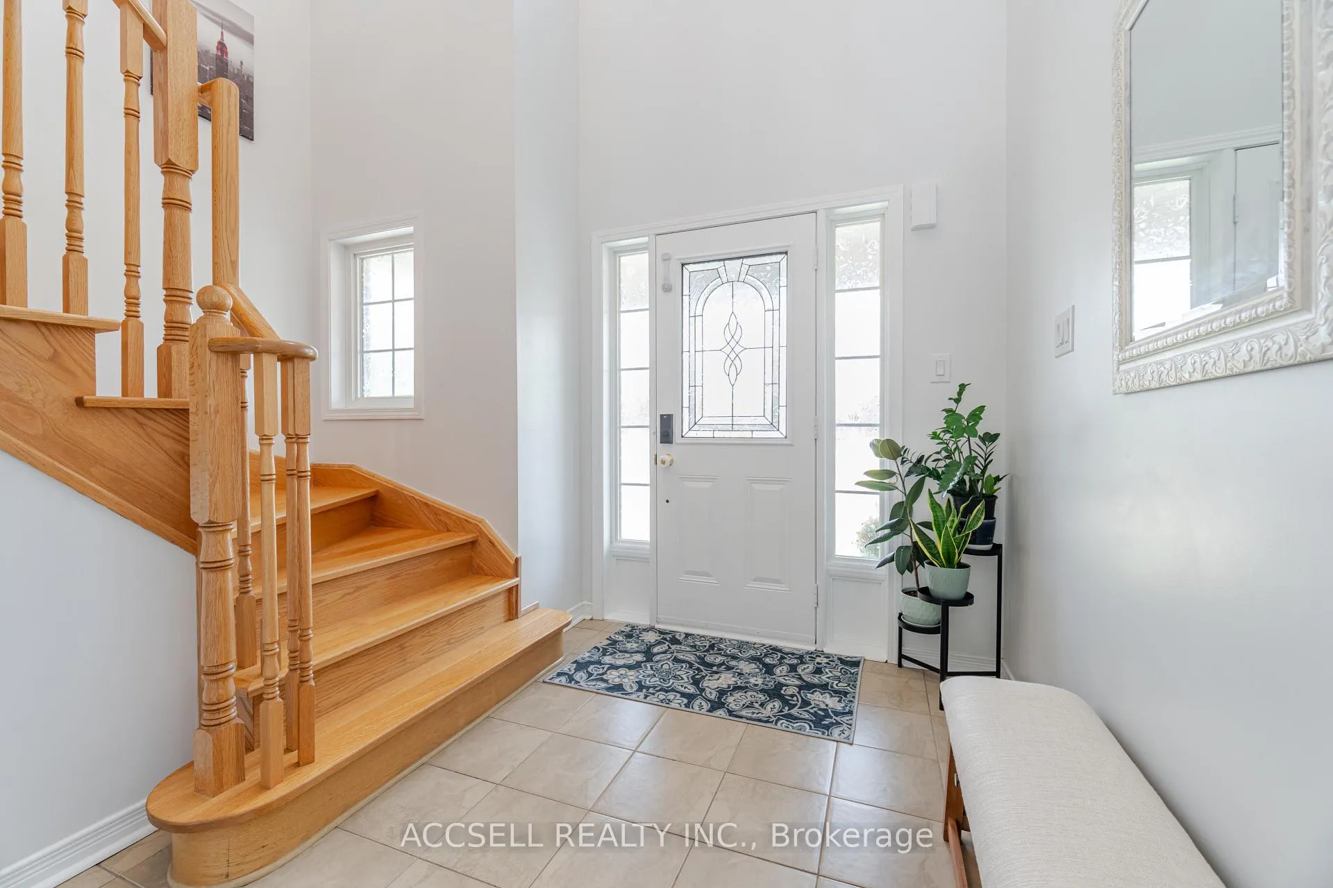 Photo 8 of 79 Lobb Court, Clarington, Bowmanville — HOMEH