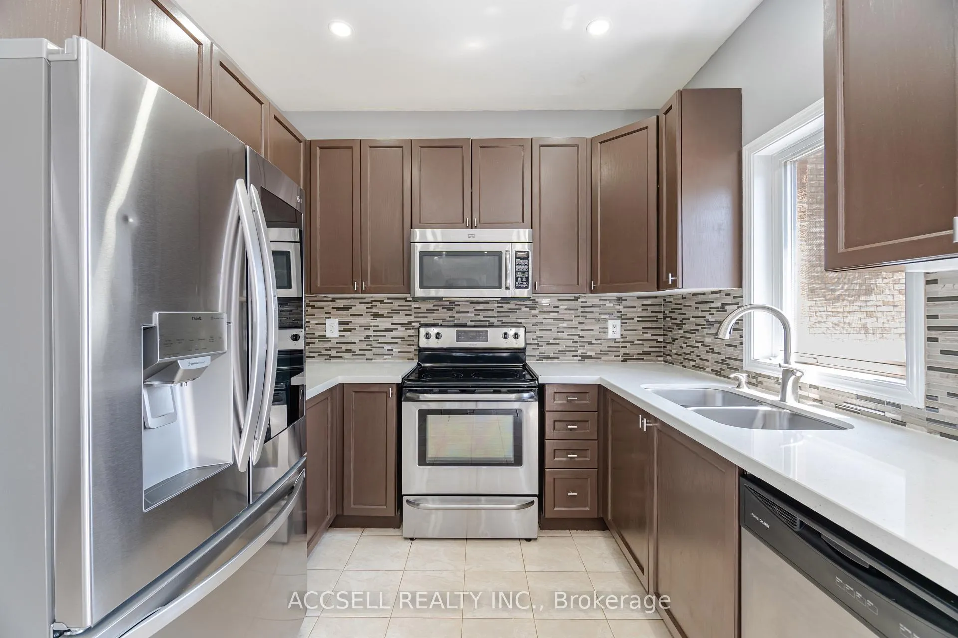 Photo 25 of 79 Lobb Court, Clarington, Bowmanville — HOMEH