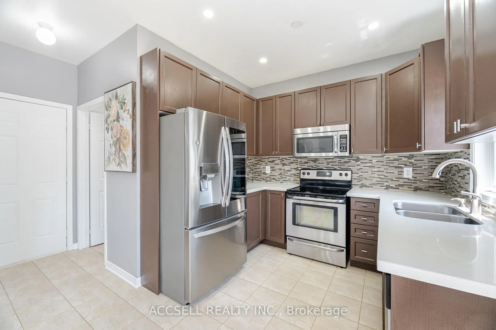 Photo 30 of 79 Lobb Court, Clarington, Bowmanville — HOMEH