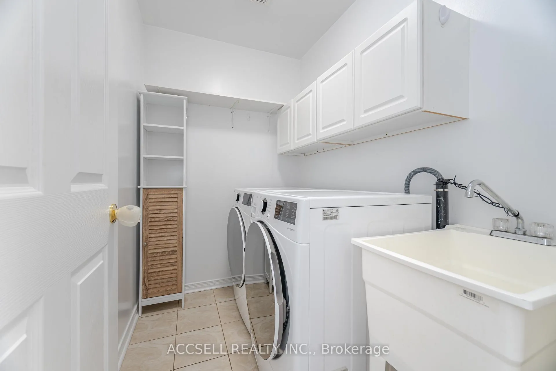 Photo 33 of 79 Lobb Court, Clarington, Bowmanville — HOMEH