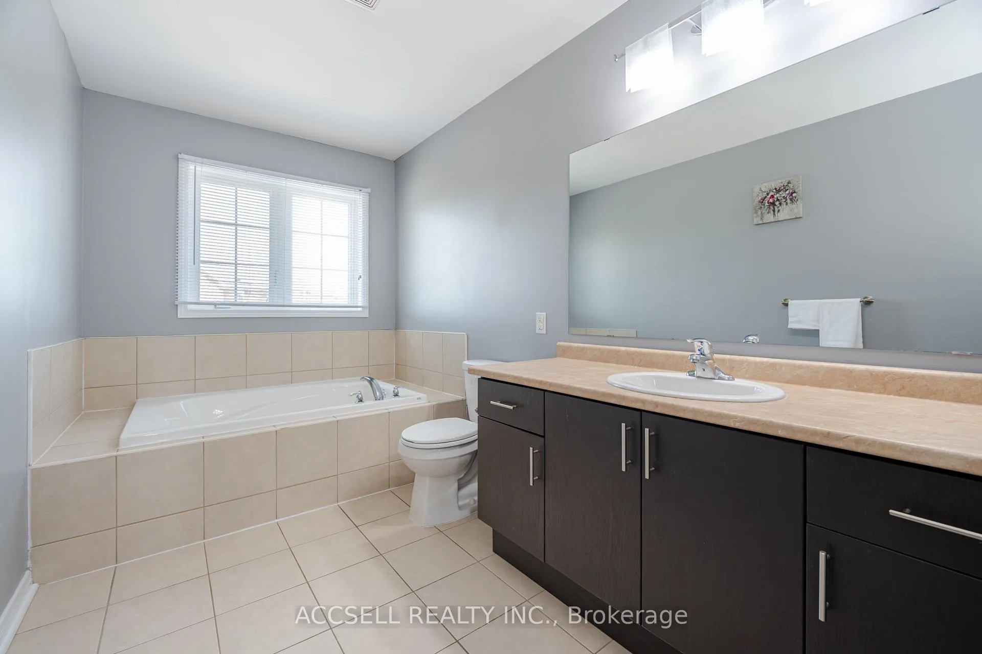 Photo 48 of 79 Lobb Court, Clarington, Bowmanville — HOMEH