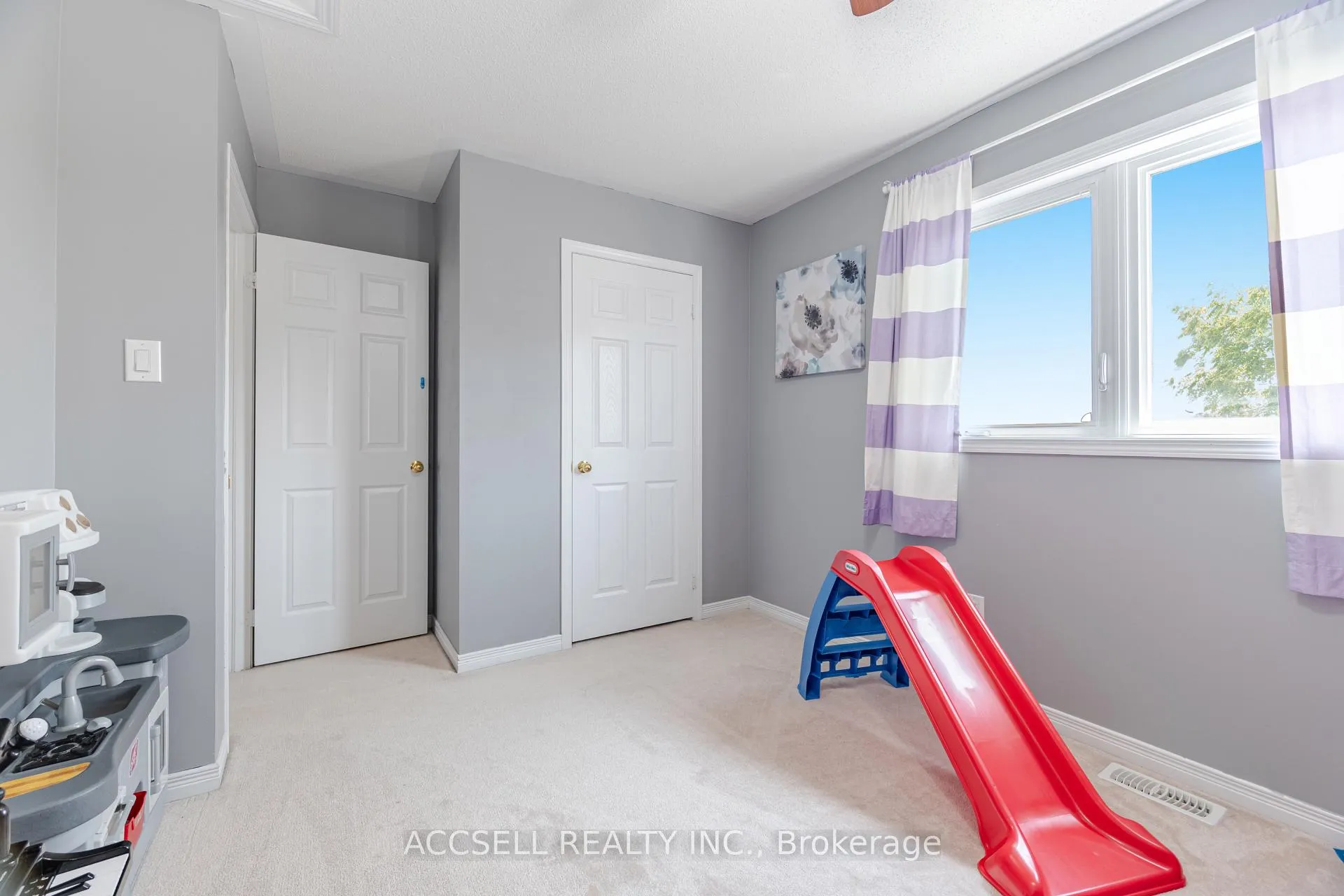 Photo 53 of 79 Lobb Court, Clarington, Bowmanville — HOMEH