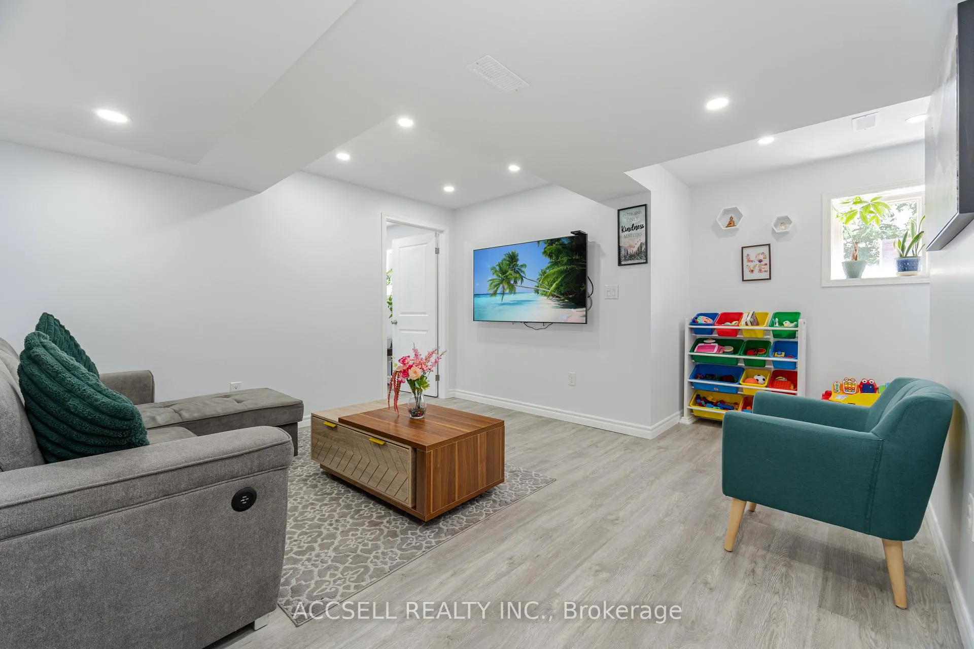 Photo 63 of 79 Lobb Court, Clarington, Bowmanville — HOMEH