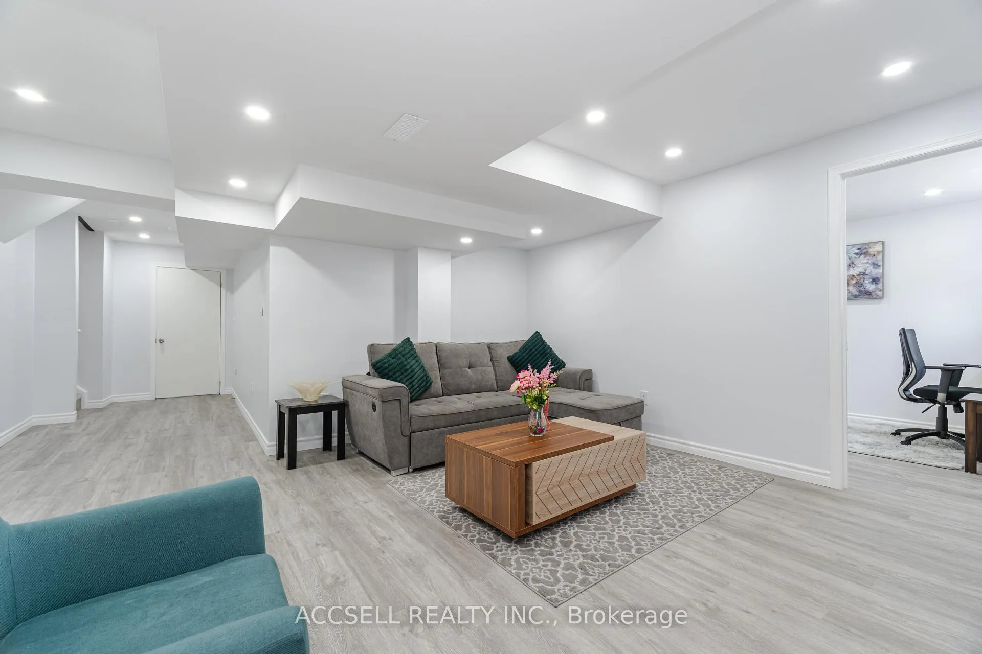 Photo 65 of 79 Lobb Court, Clarington, Bowmanville — HOMEH