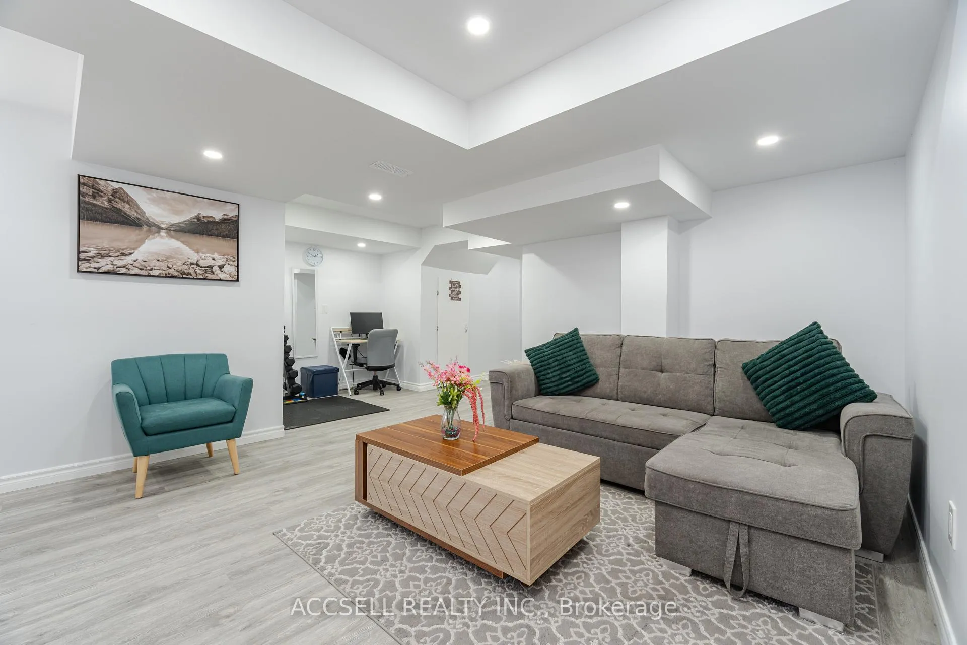 Photo 68 of 79 Lobb Court, Clarington, Bowmanville — HOMEH