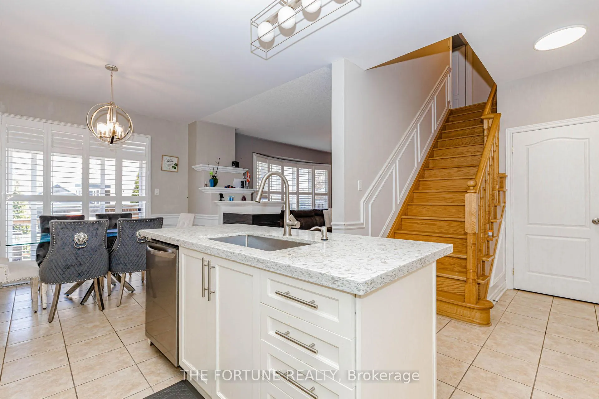 Photo 14 of 30 Cedarsprings Way, Brampton, Sandringham-Wellington — HOMEH