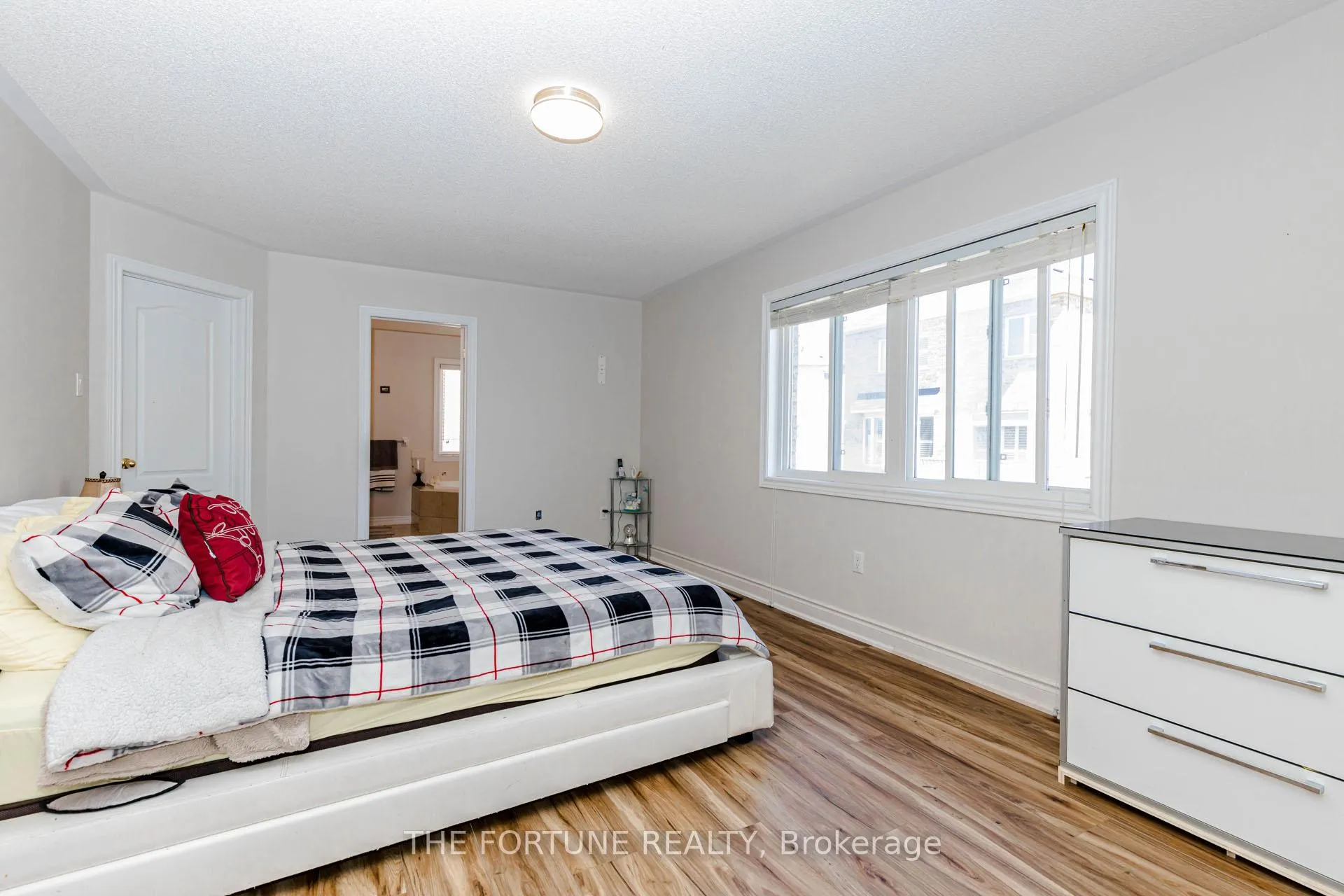Photo 30 of 30 Cedarsprings Way, Brampton, Sandringham-Wellington — HOMEH