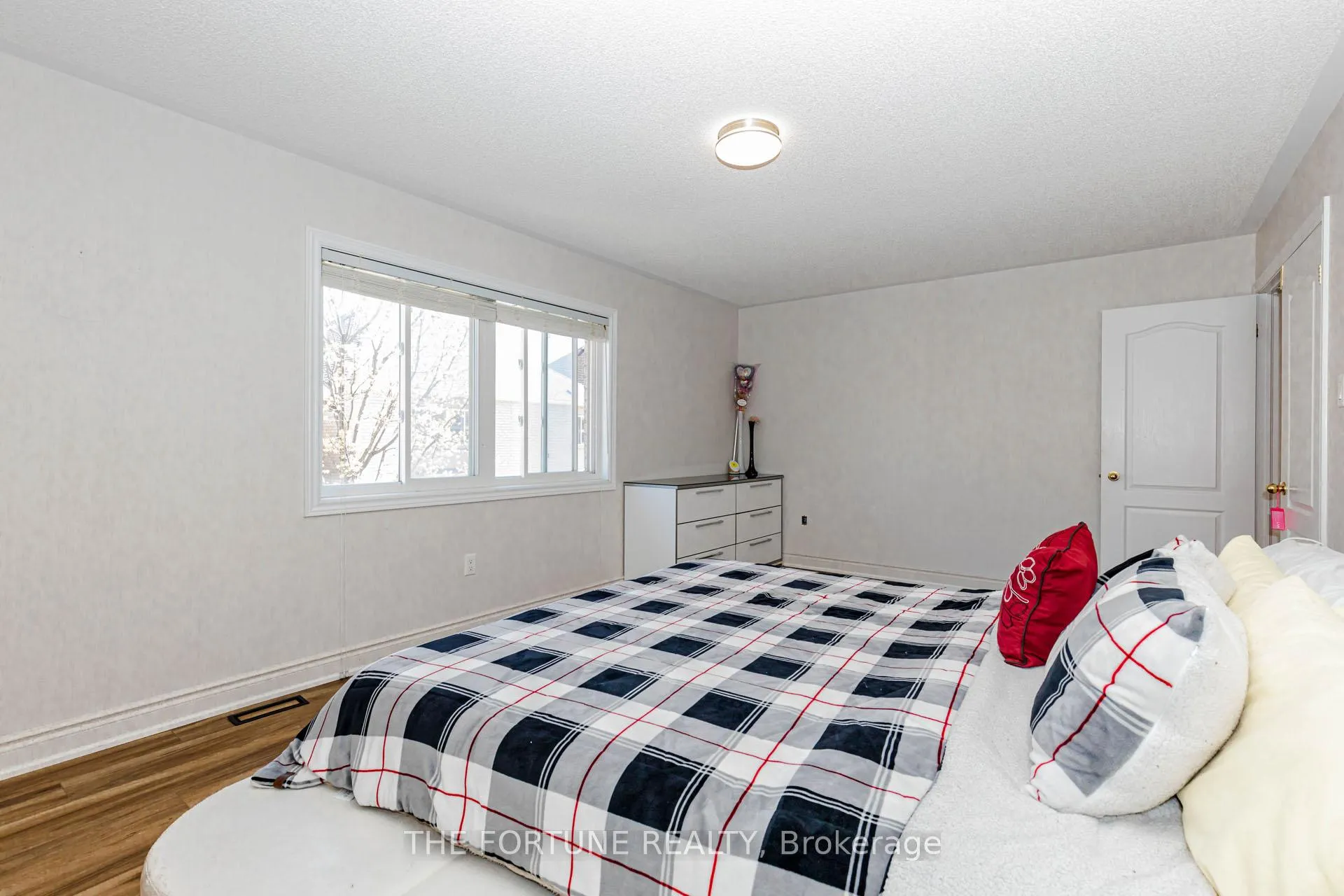 Photo 31 of 30 Cedarsprings Way, Brampton, Sandringham-Wellington — HOMEH