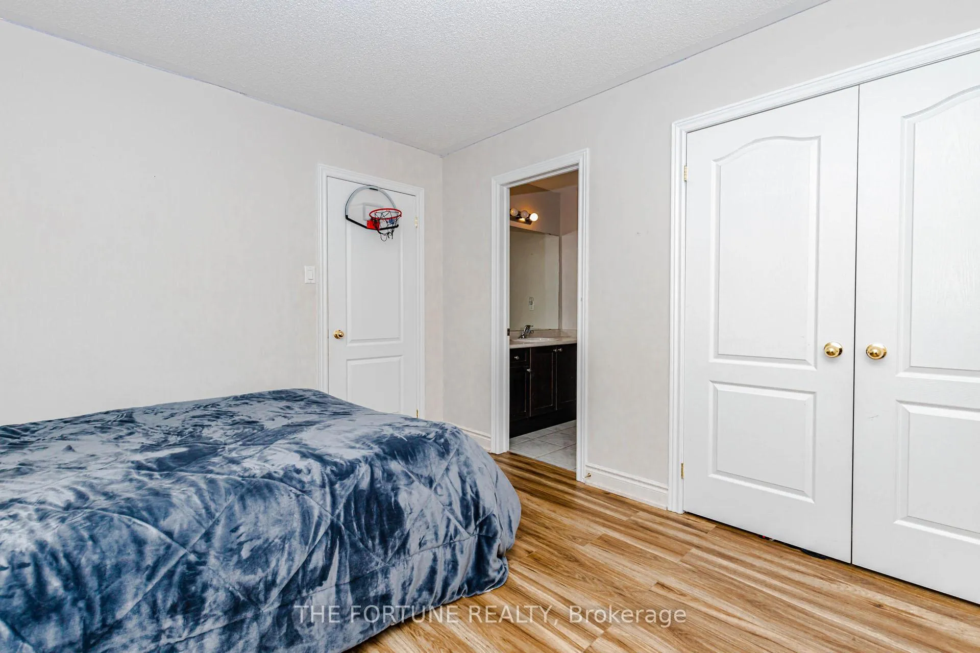 Photo 40 of 30 Cedarsprings Way, Brampton, Sandringham-Wellington — HOMEH