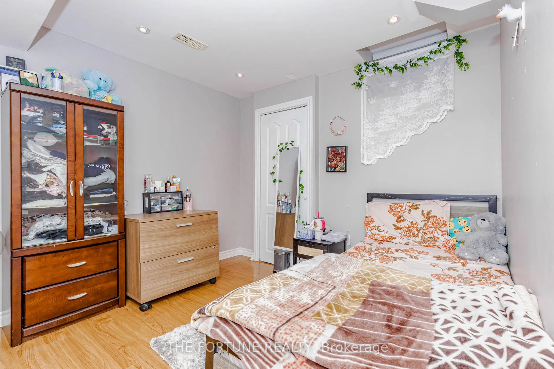Photo 54 of 30 Cedarsprings Way, Brampton, Sandringham-Wellington — HOMEH