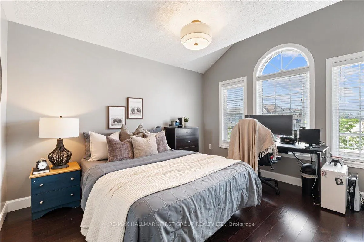 Photo 60 of 127 Grady Drive, Clarington, Newcastle — HOMEH