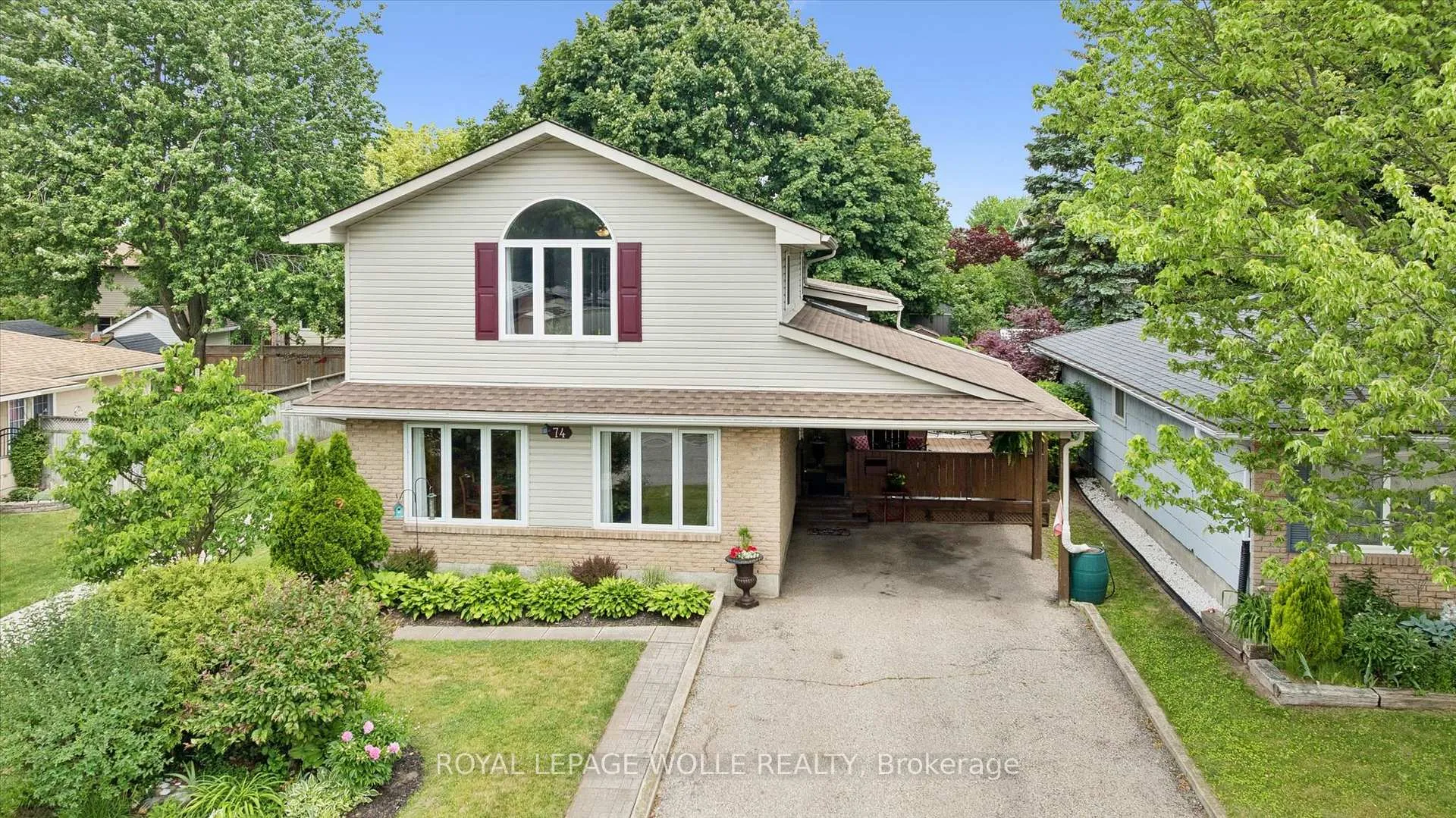 Photo 2 of 74 Calmcrest Drive, Kitchener — HOMEH