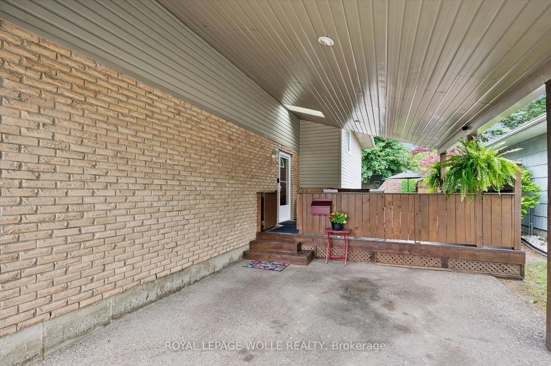 Photo 7 of 74 Calmcrest Drive, Kitchener — HOMEH