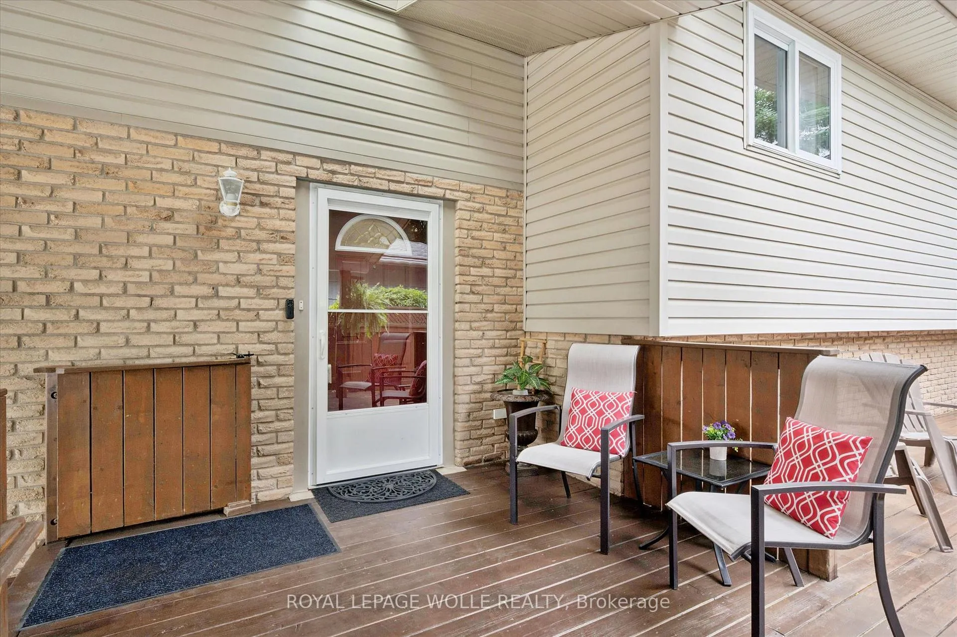 Photo 9 of 74 Calmcrest Drive, Kitchener — HOMEH