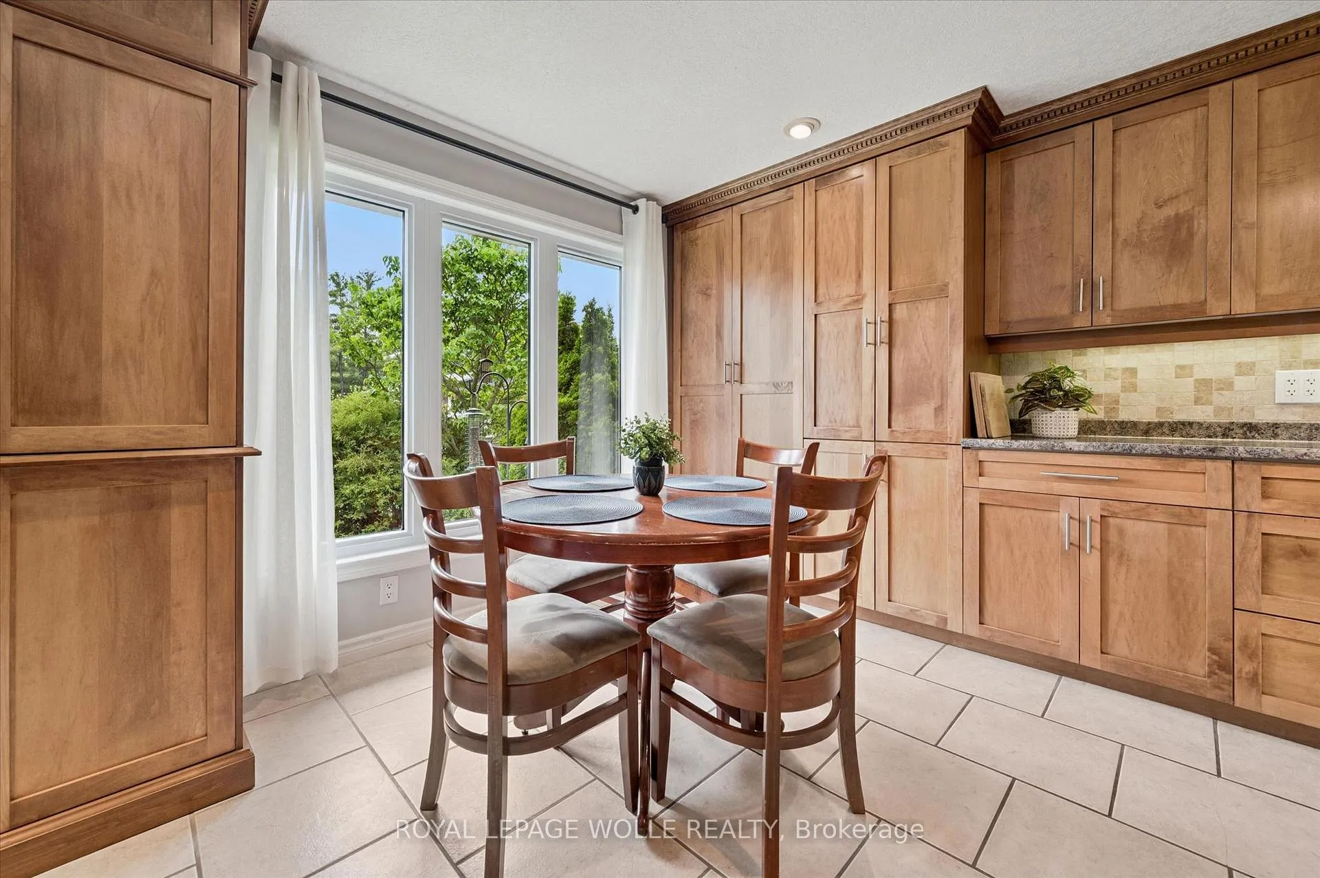 Photo 20 of 74 Calmcrest Drive, Kitchener — HOMEH