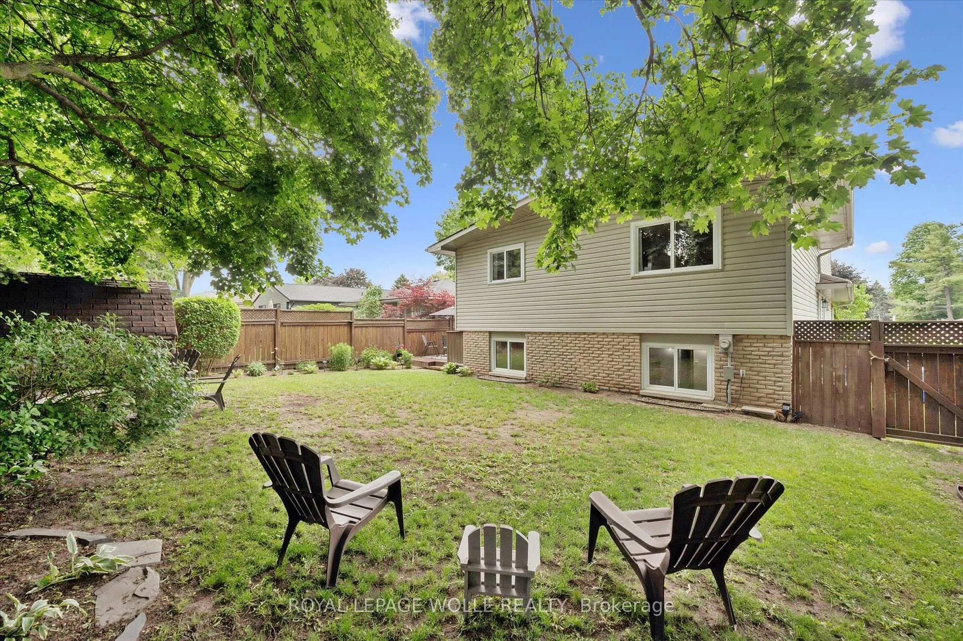 Photo 73 of 74 Calmcrest Drive, Kitchener — HOMEH