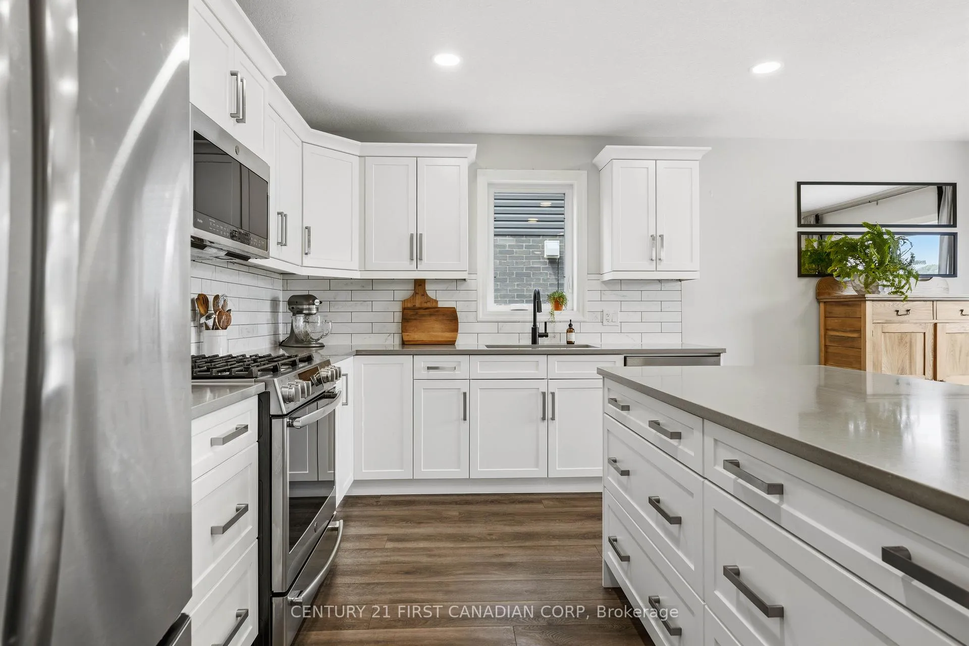 Photo 19 of 148 Gilmour Drive, Lucan Biddulph, Lucan — HOMEH