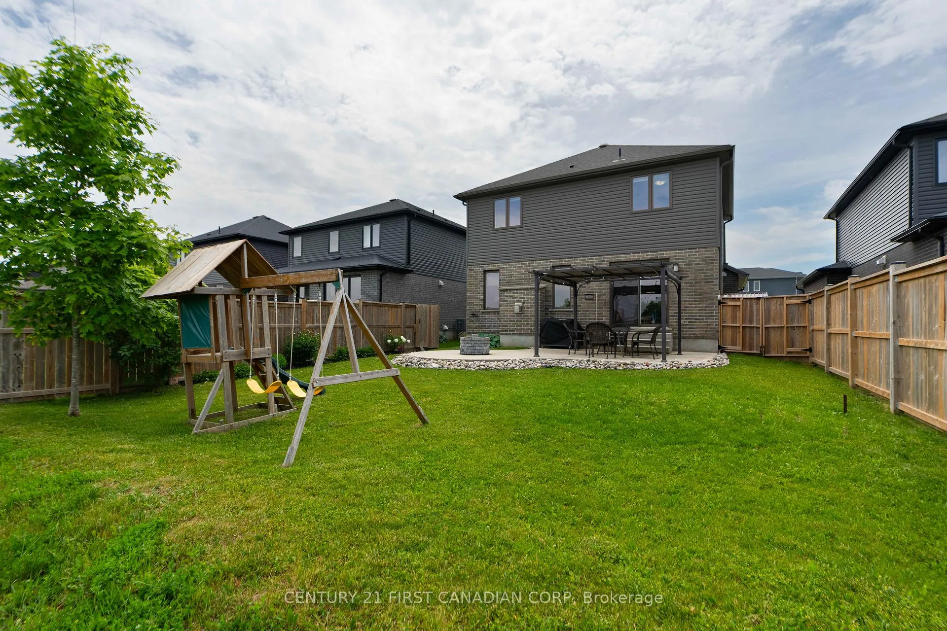 Photo 66 of 148 Gilmour Drive, Lucan Biddulph, Lucan — HOMEH