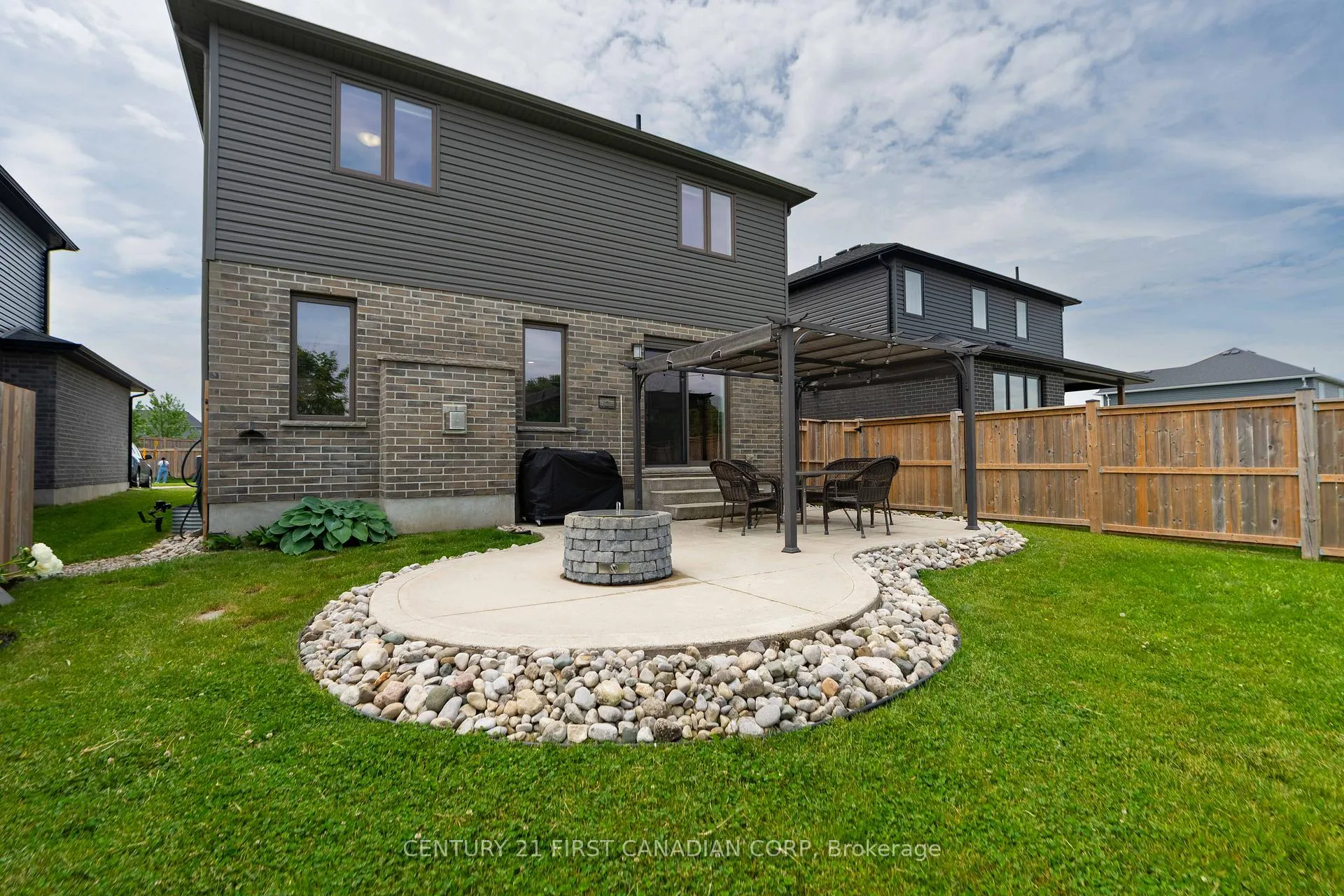 Photo 69 of 148 Gilmour Drive, Lucan Biddulph, Lucan — HOMEH