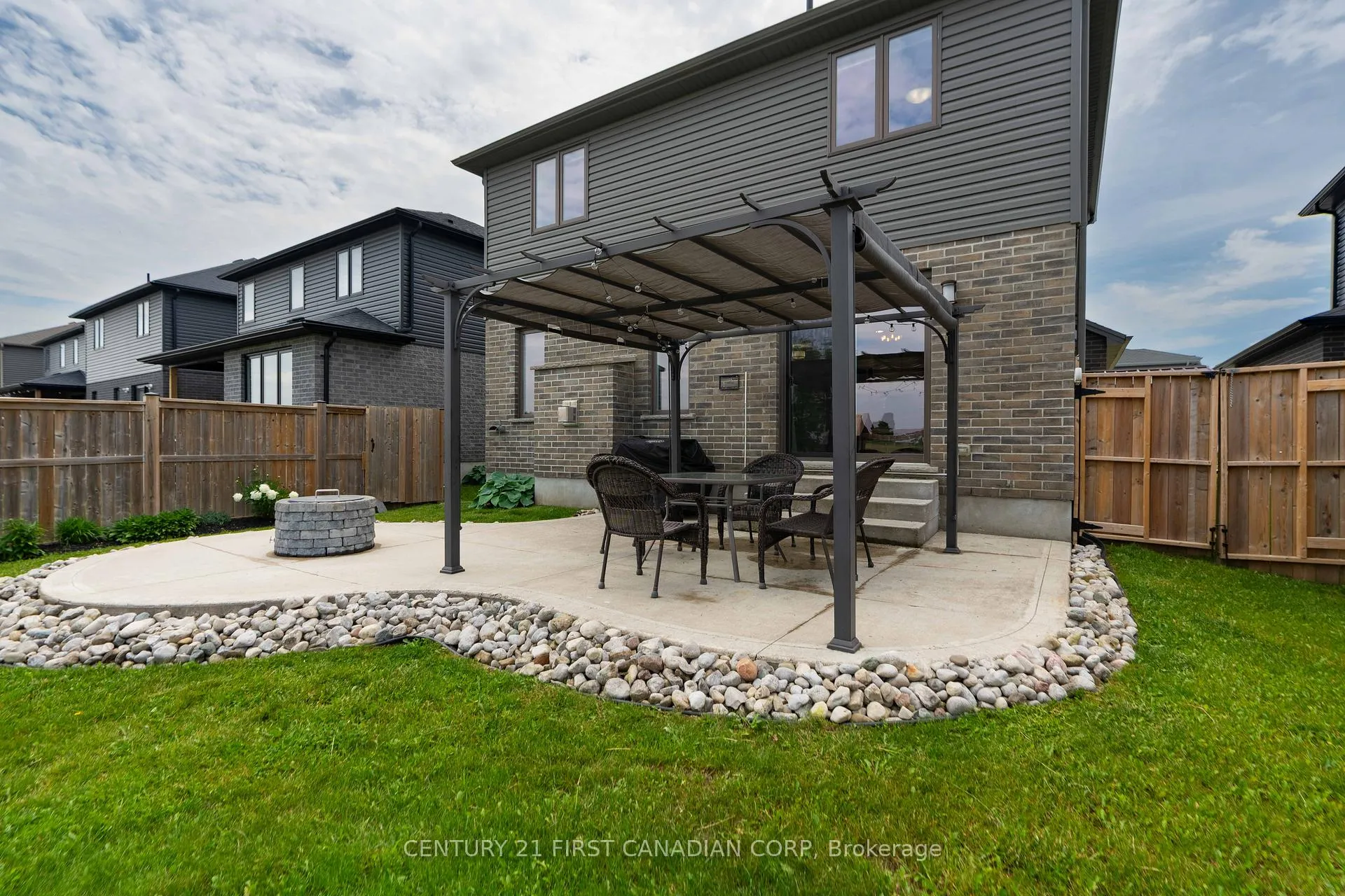 Photo 72 of 148 Gilmour Drive, Lucan Biddulph, Lucan — HOMEH