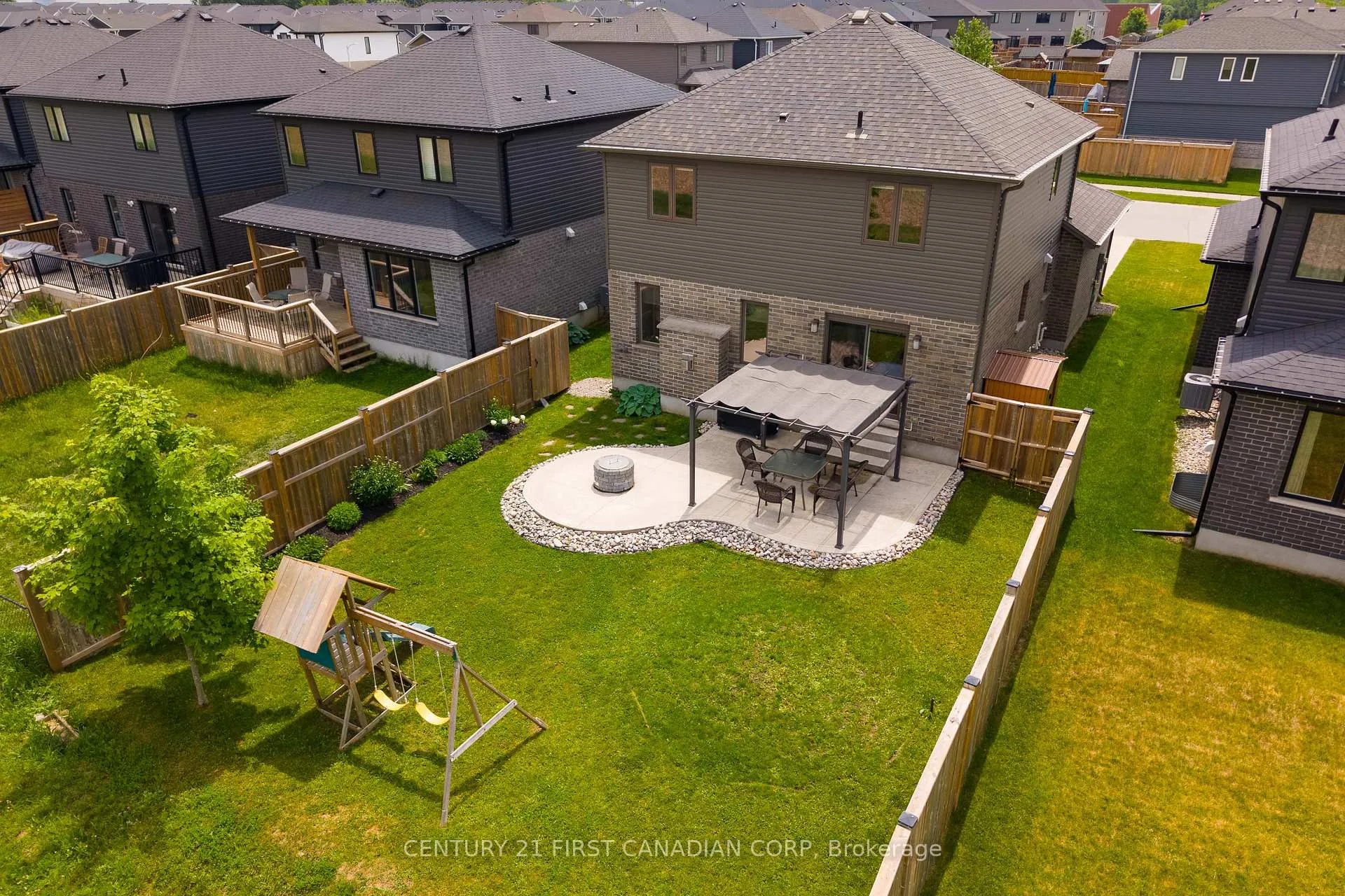 Photo 75 of 148 Gilmour Drive, Lucan Biddulph, Lucan — HOMEH