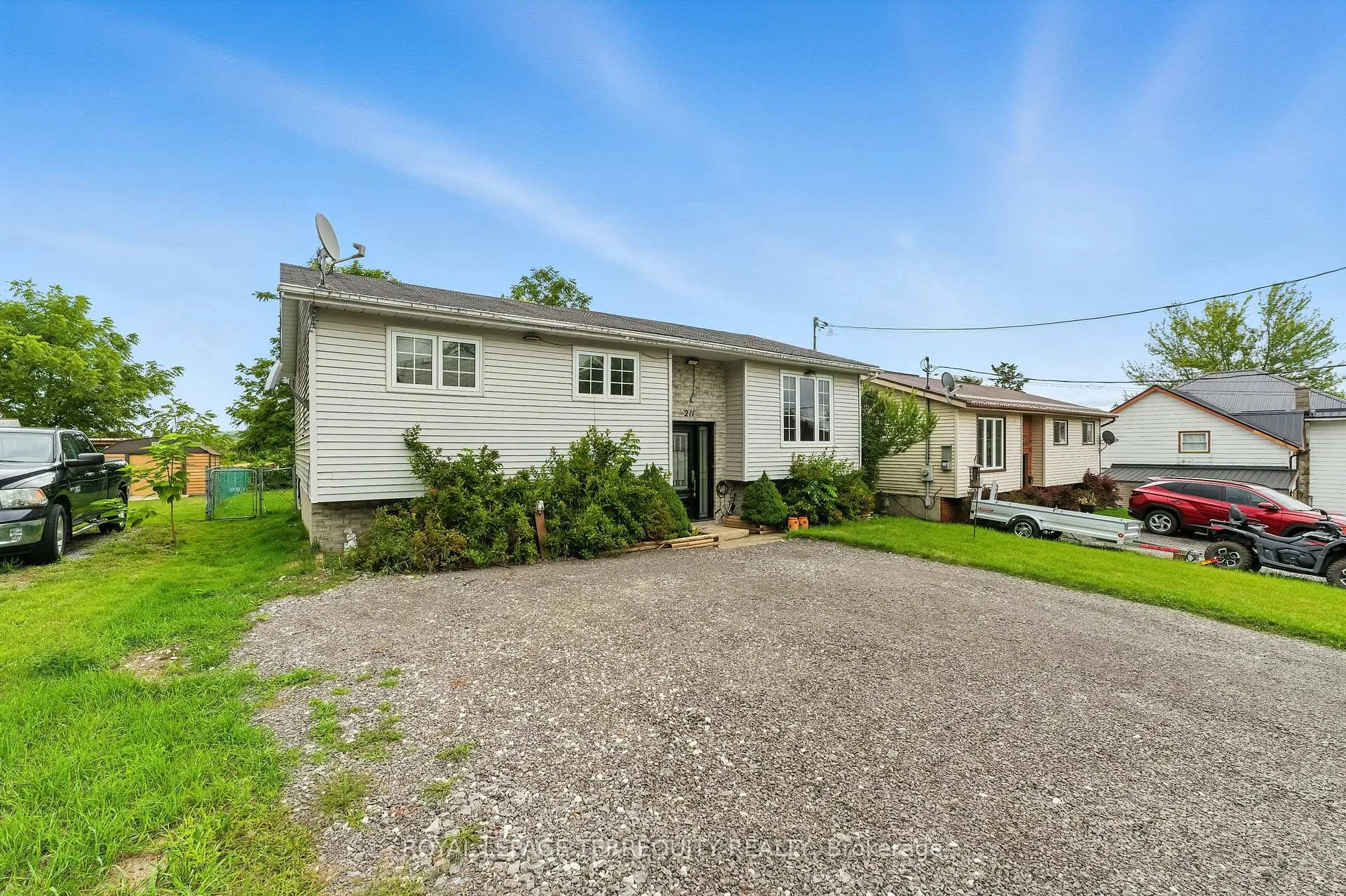 Photo 3 of 211 William Street, Stirling-Rawdon, Stirling Ward — HOMEH