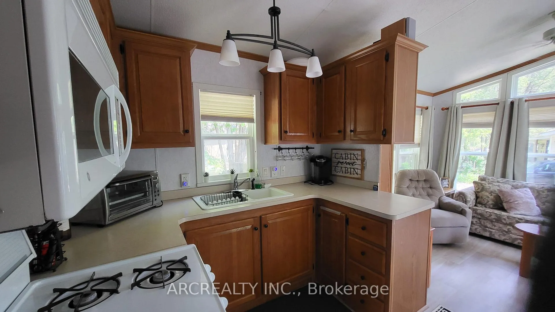 Photo 16 of 10 Chickadee Court, Georgina, Pefferlaw — HOMEH