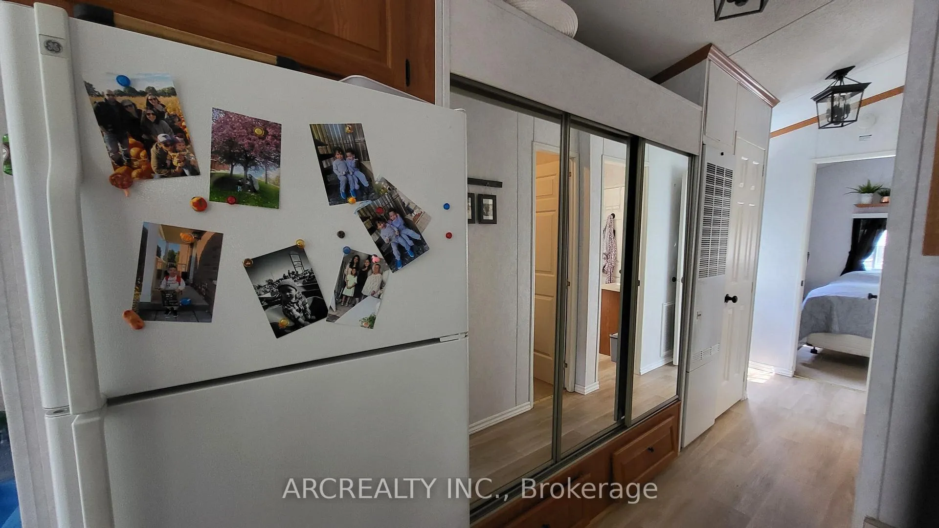 Photo 18 of 10 Chickadee Court, Georgina, Pefferlaw — HOMEH