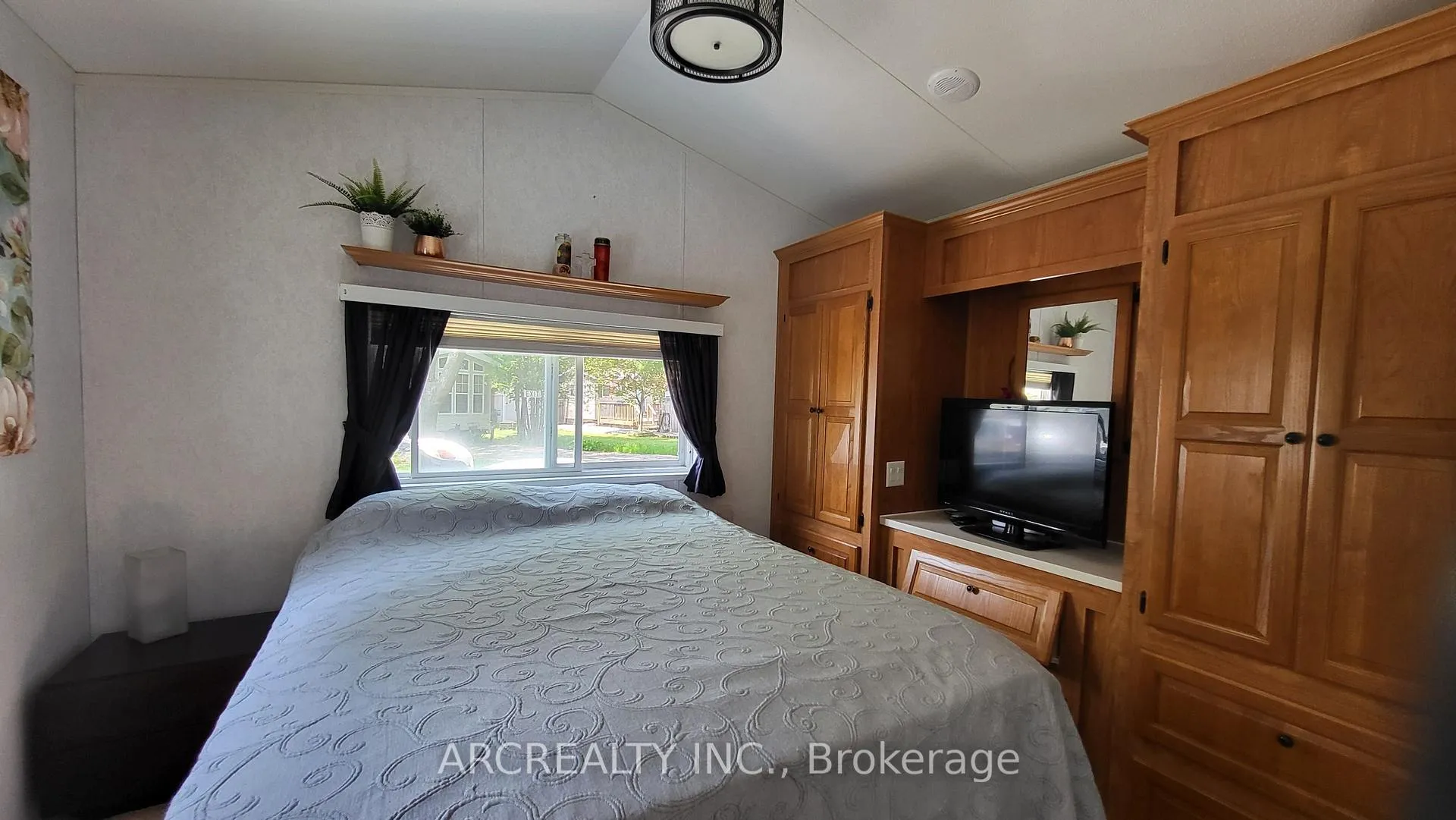 Photo 26 of 10 Chickadee Court, Georgina, Pefferlaw — HOMEH