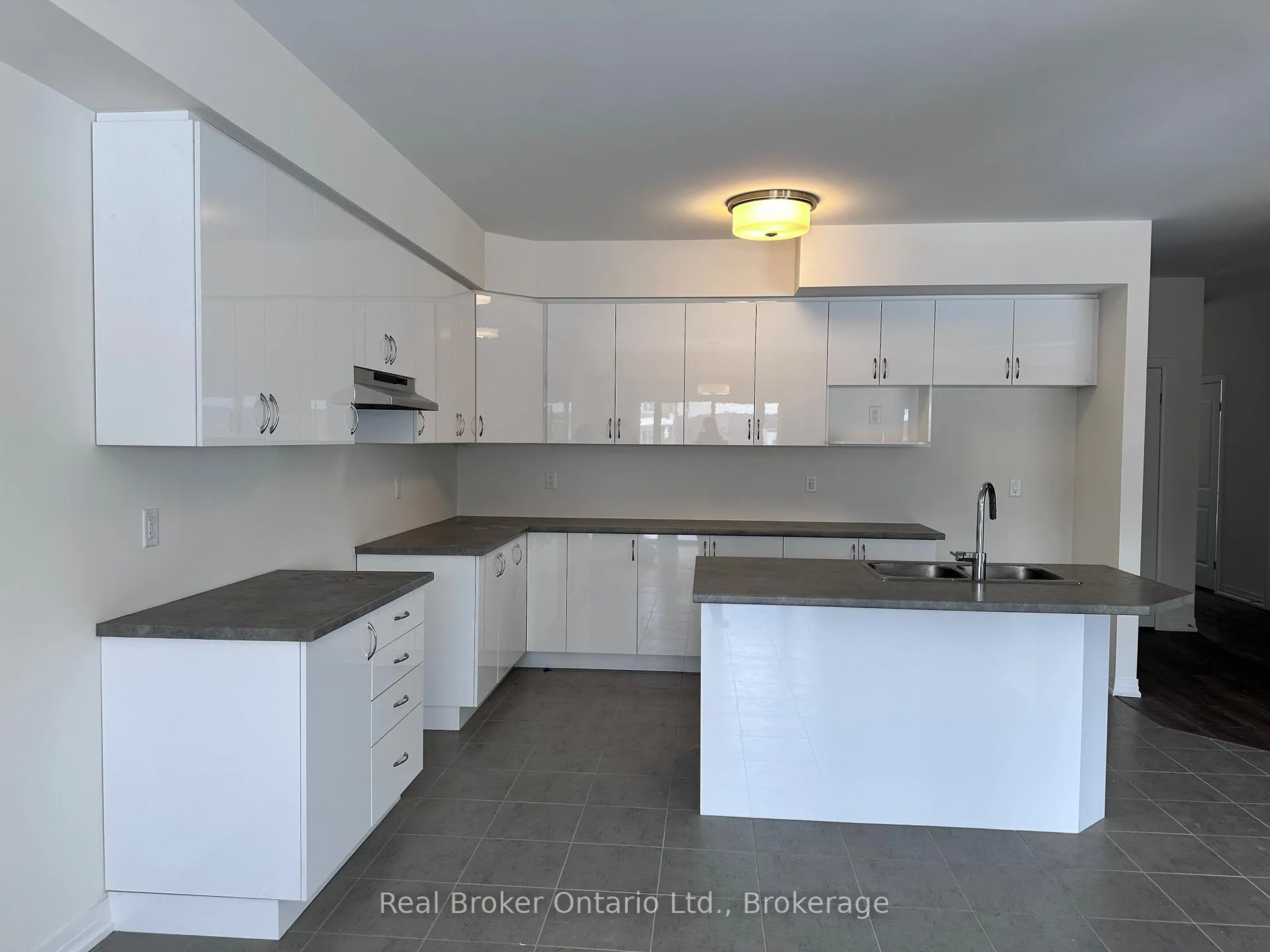 Photo 8 of Unit UPPER, 26 Mckernan Avenue, Brantford, Northwest Industrial — HOMEH