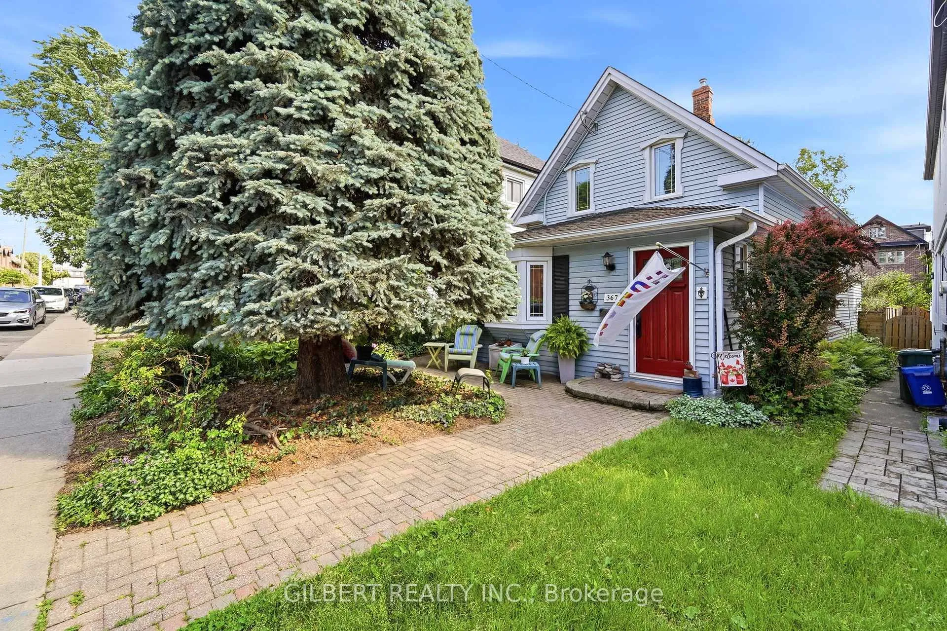 Front of 367 Charlton Avenue W