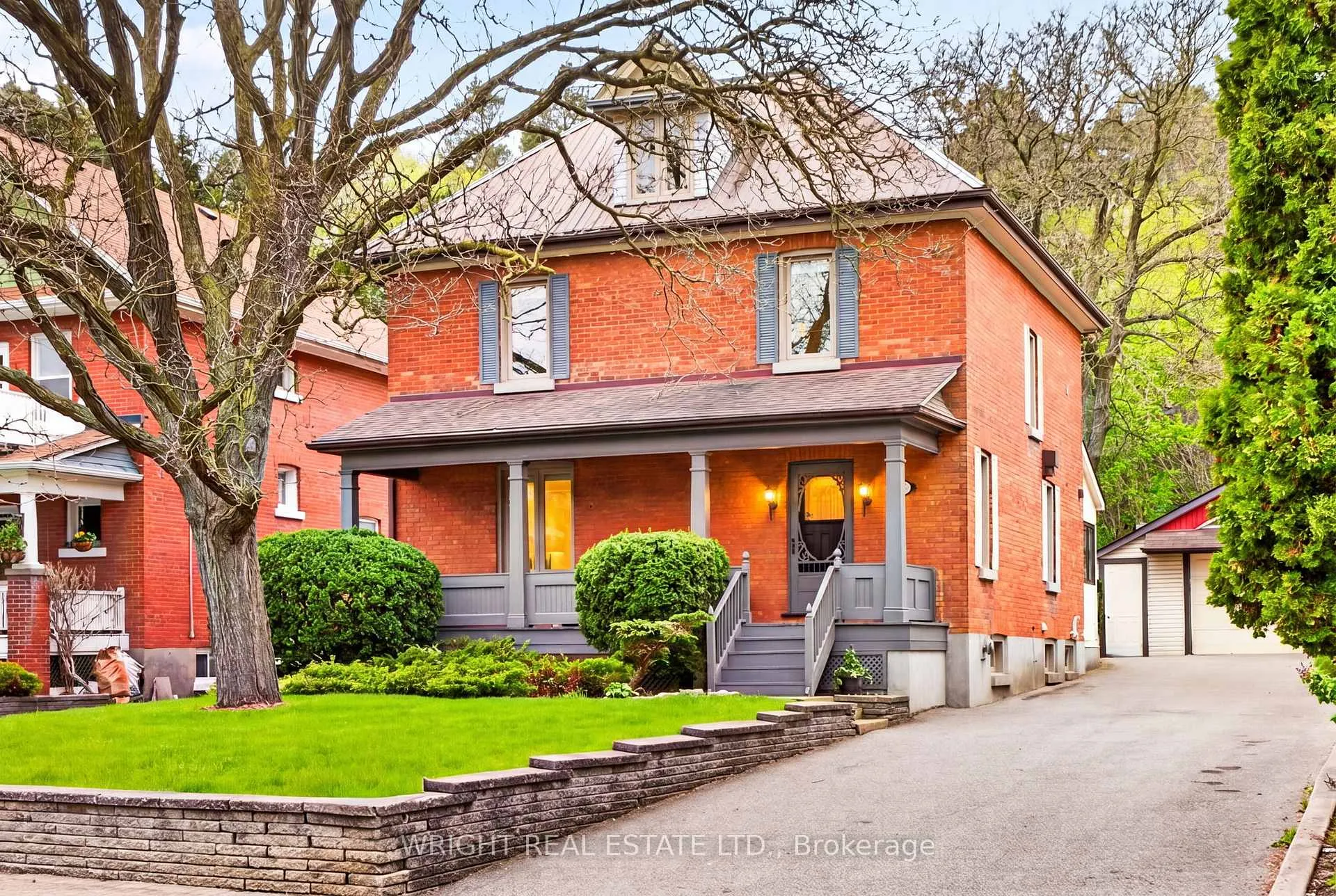 Photo 1 of 44 Wallace Street, Vaughan, West Woodbridge — HOMEH