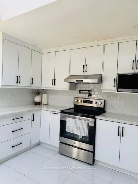 Photo 10 of 9 Strathy Road, Ajax, South East — HOMEH