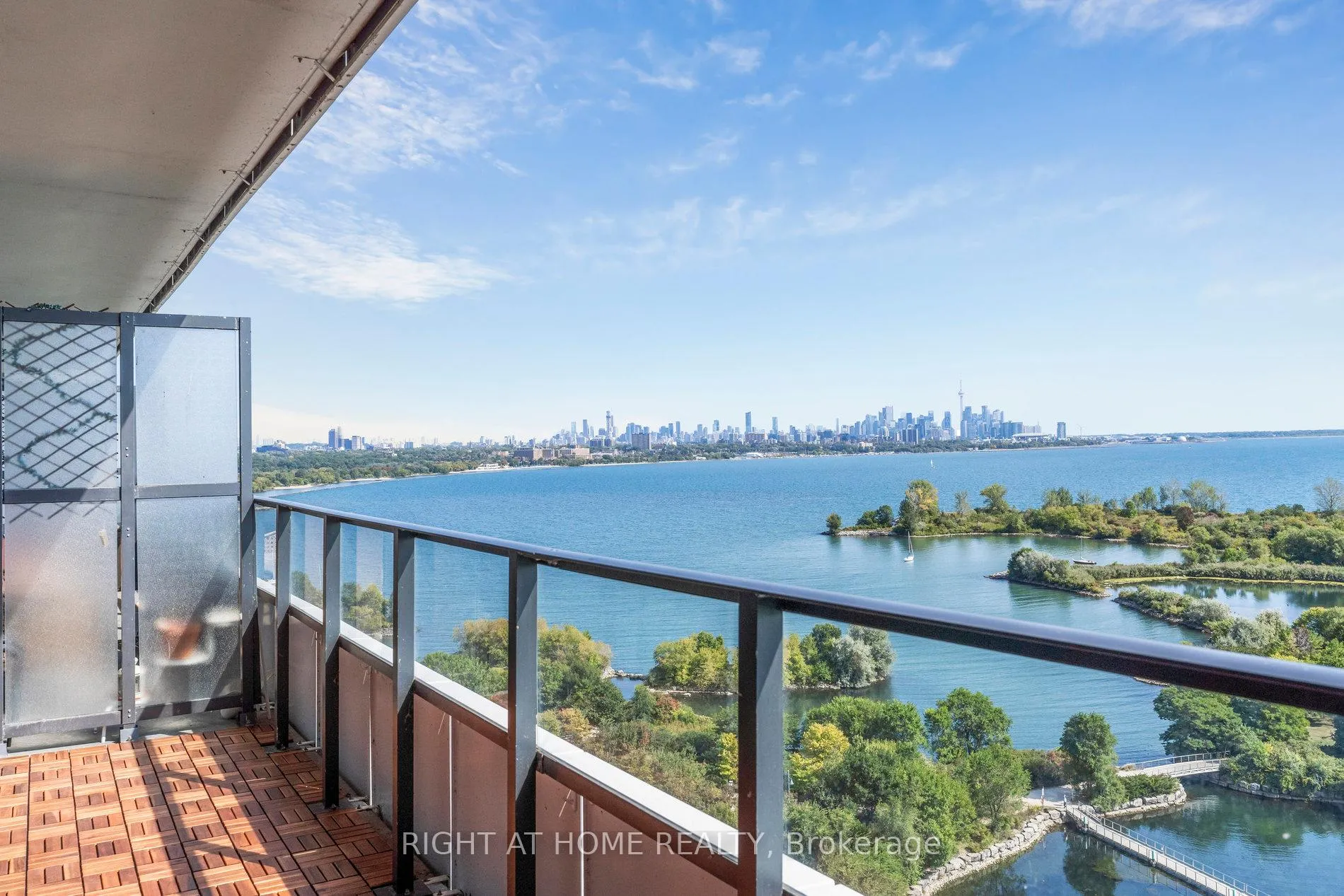 Photo 3 of Unit 1409, 20 Shore Breeze Drive, Etobicoke, Mimico — HOMEH