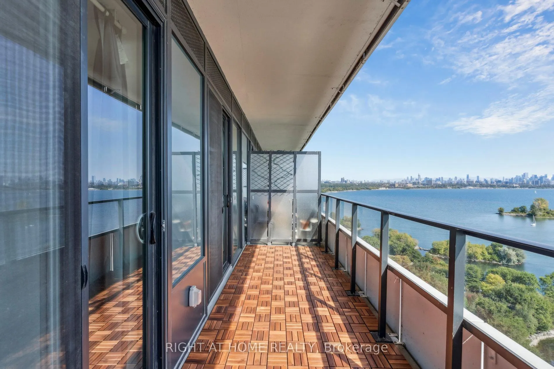 Photo 16 of Unit 1409, 20 Shore Breeze Drive, Etobicoke, Mimico — HOMEH