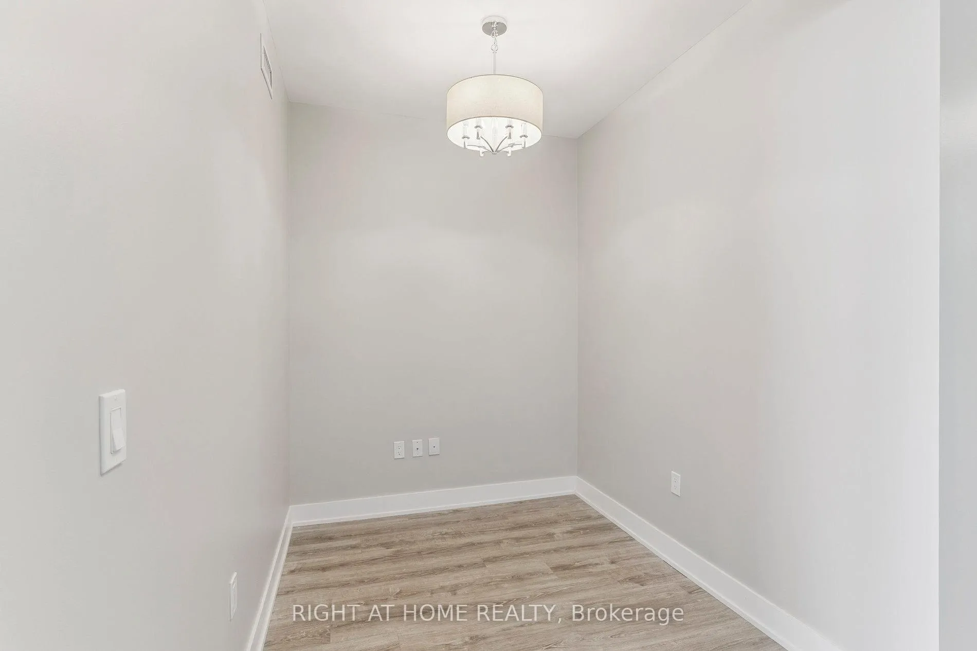 Photo 37 of Unit 1409, 20 Shore Breeze Drive, Etobicoke, Mimico — HOMEH