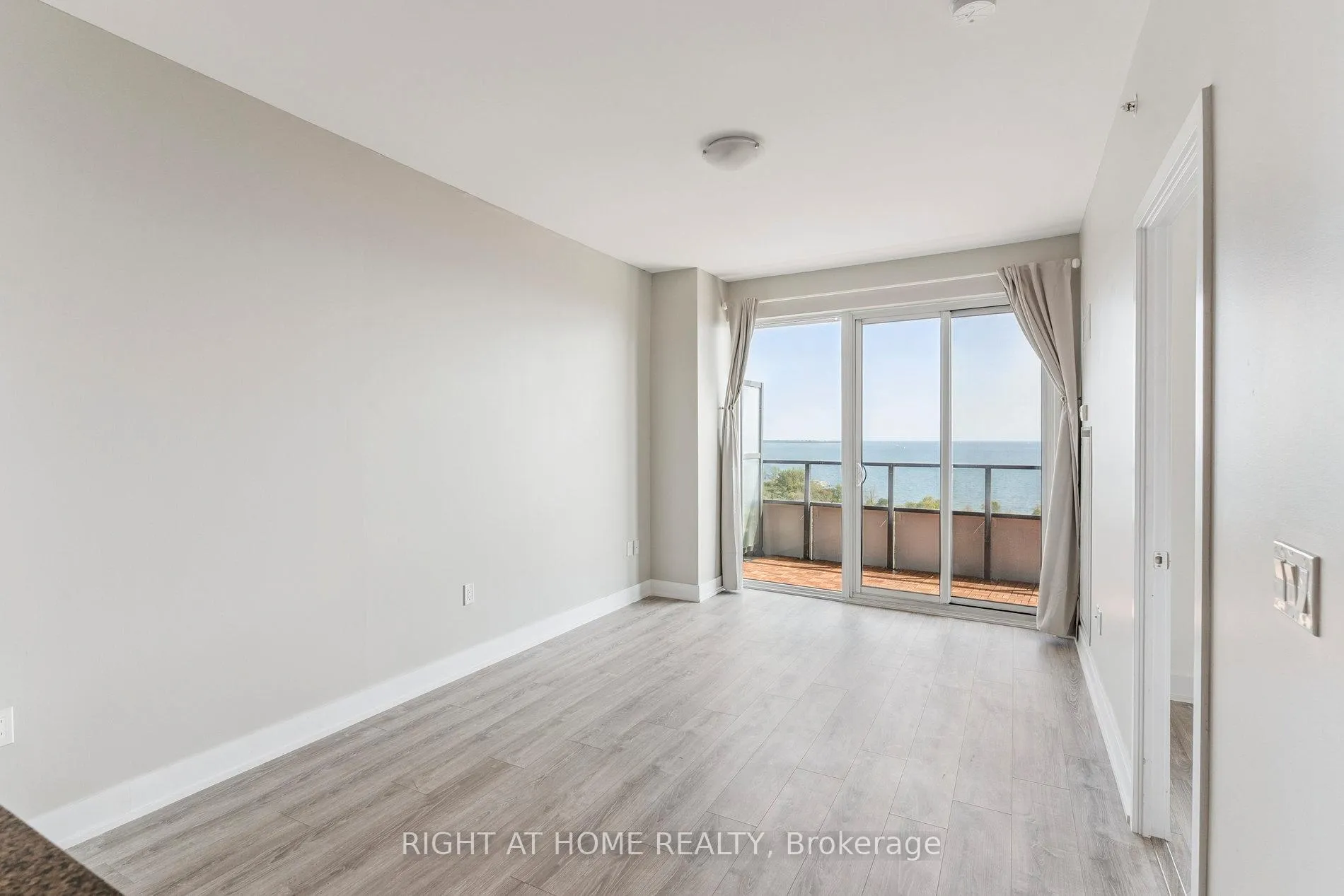Photo 44 of Unit 1409, 20 Shore Breeze Drive, Etobicoke, Mimico — HOMEH
