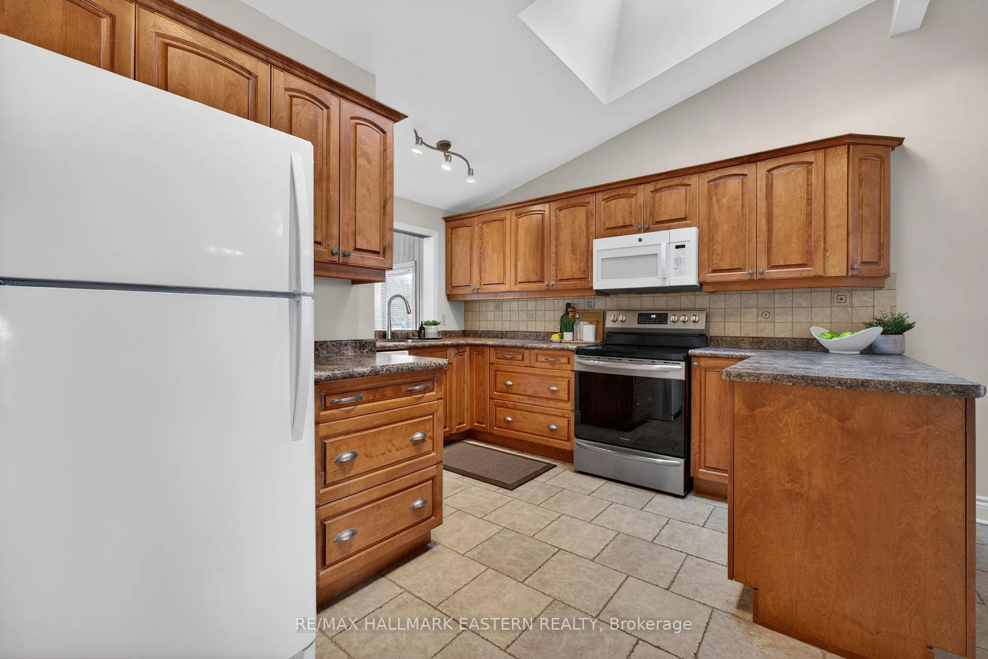 Photo 29 of 101 Westview Drive, Kawartha Lakes, Emily — HOMEH