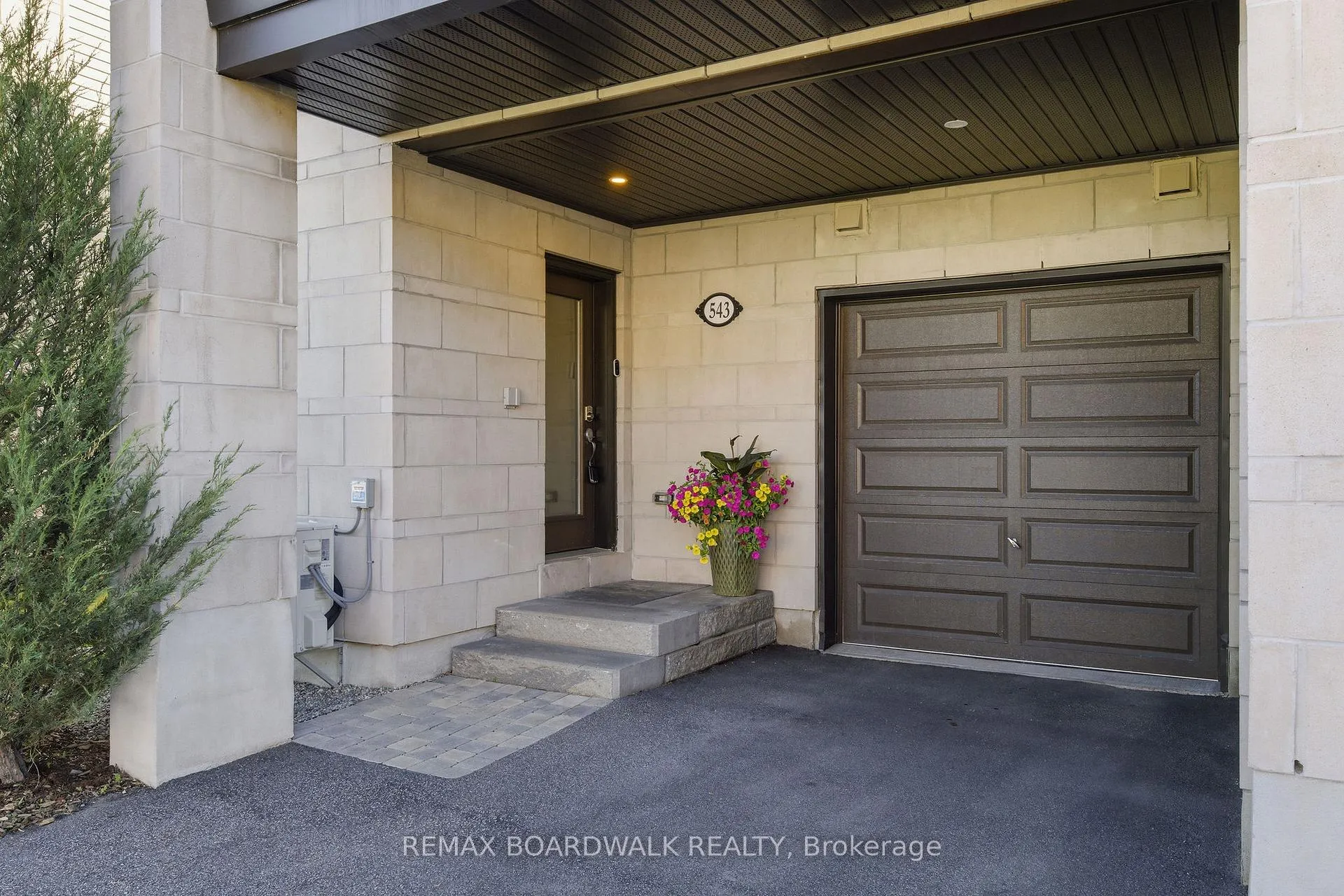 Photo 7 of 543 Labrador Crescent, Ottawa, Blossom Park/Kemp Park/Findlay Creek — HOMEH