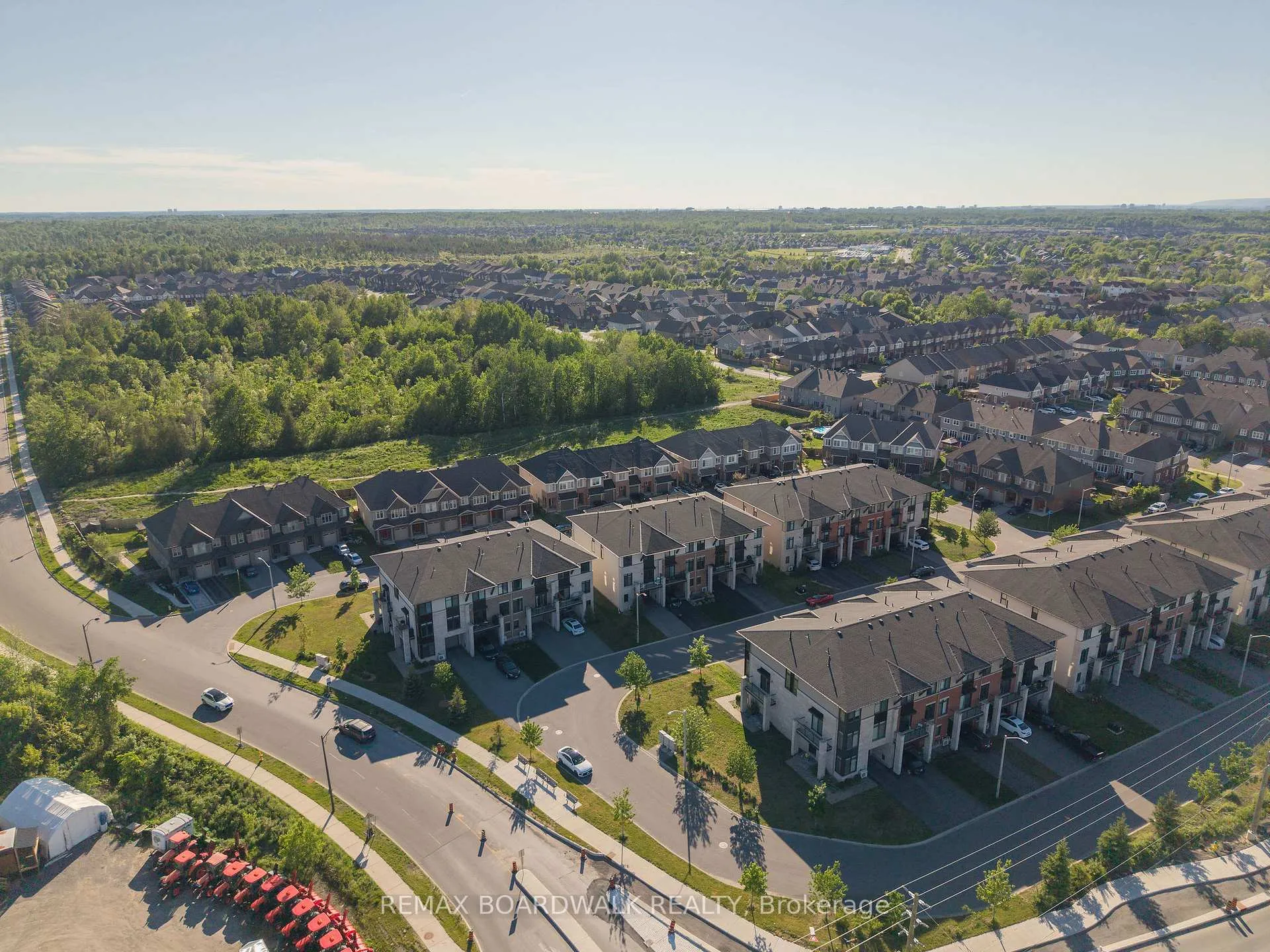 Photo 10 of 543 Labrador Crescent, Ottawa, Blossom Park/Kemp Park/Findlay Creek — HOMEH
