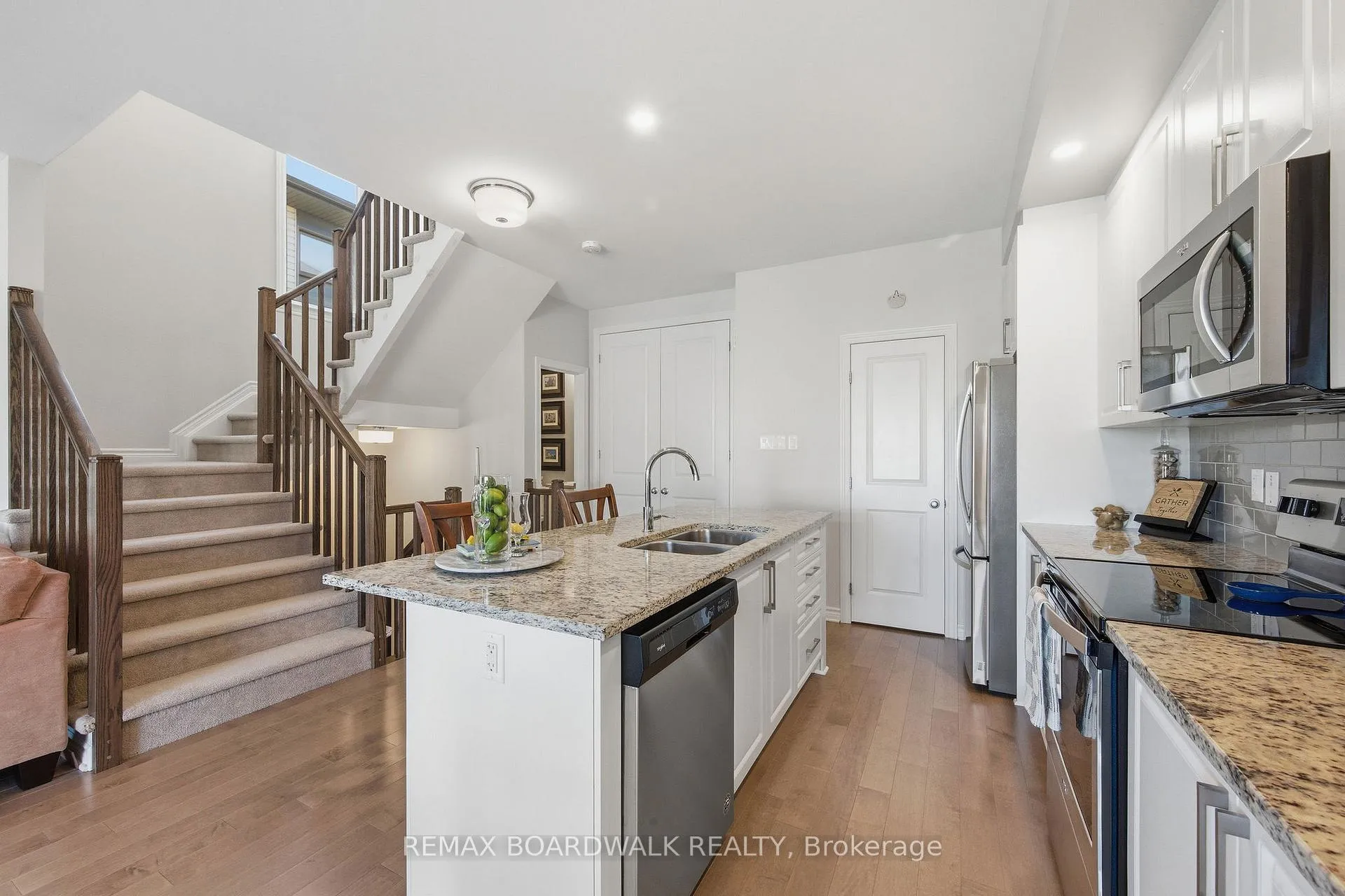 Photo 34 of 543 Labrador Crescent, Ottawa, Blossom Park/Kemp Park/Findlay Creek — HOMEH