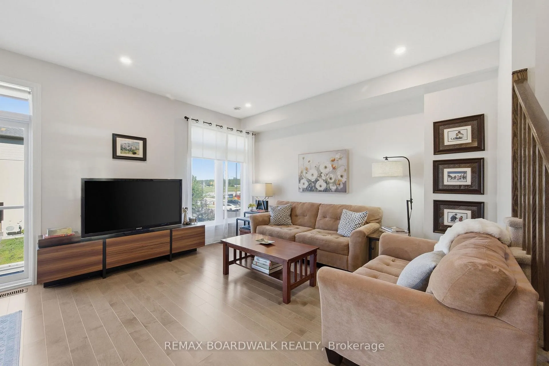 Photo 55 of 543 Labrador Crescent, Ottawa, Blossom Park/Kemp Park/Findlay Creek — HOMEH