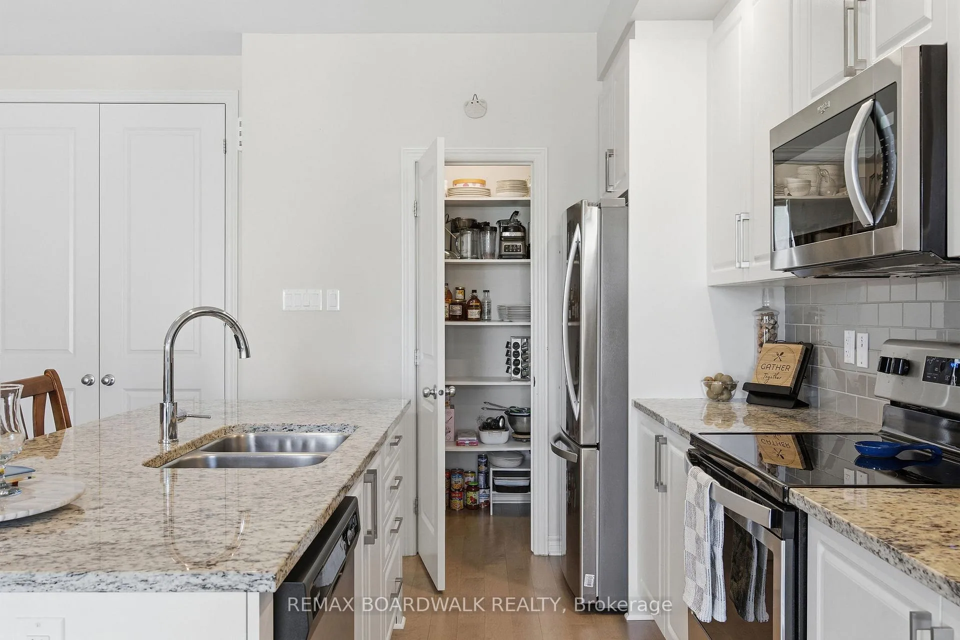 Photo 38 of 543 Labrador Crescent, Ottawa, Blossom Park/Kemp Park/Findlay Creek — HOMEH