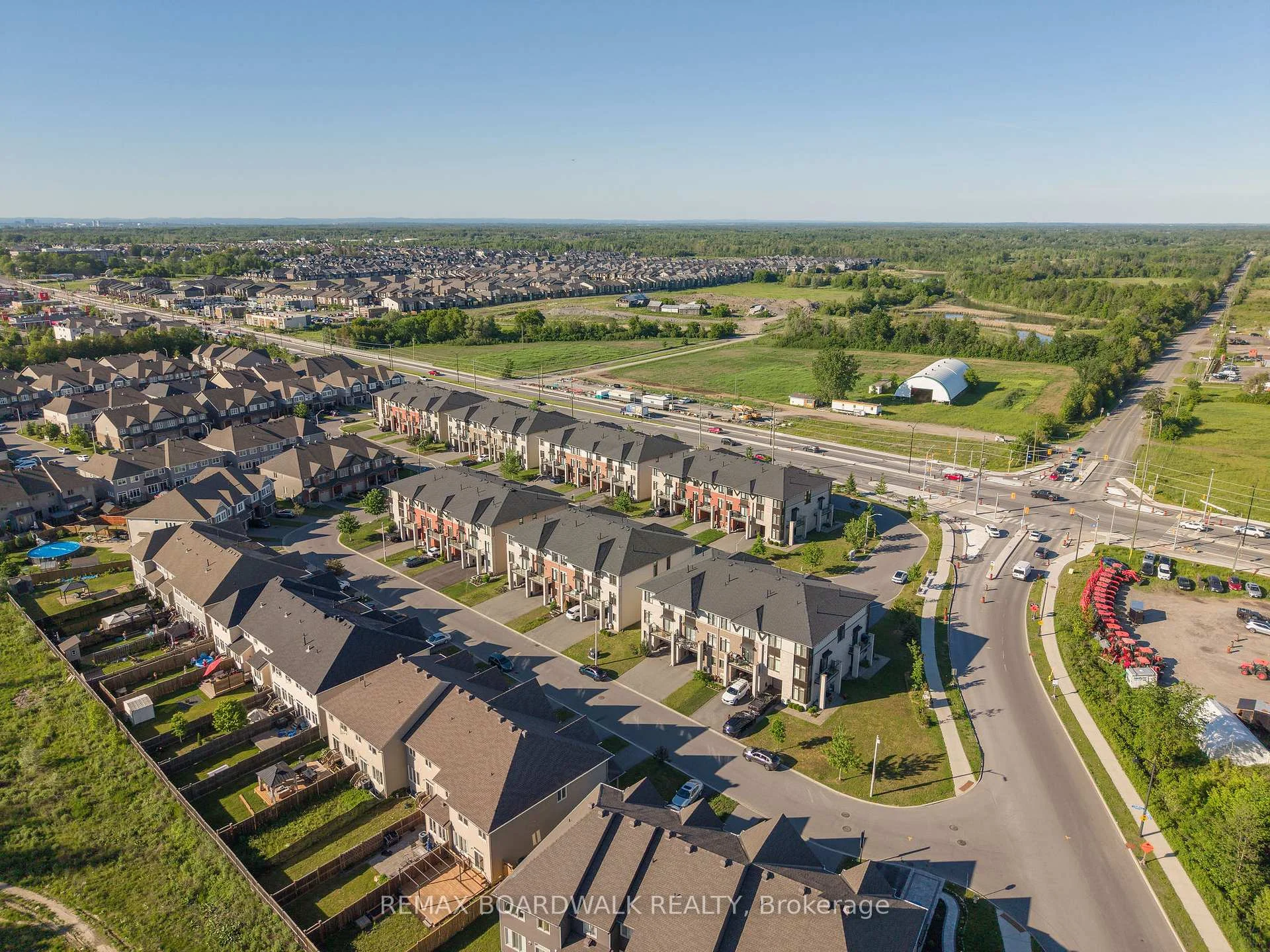 Photo 8 of 543 Labrador Crescent, Ottawa, Blossom Park/Kemp Park/Findlay Creek — HOMEH