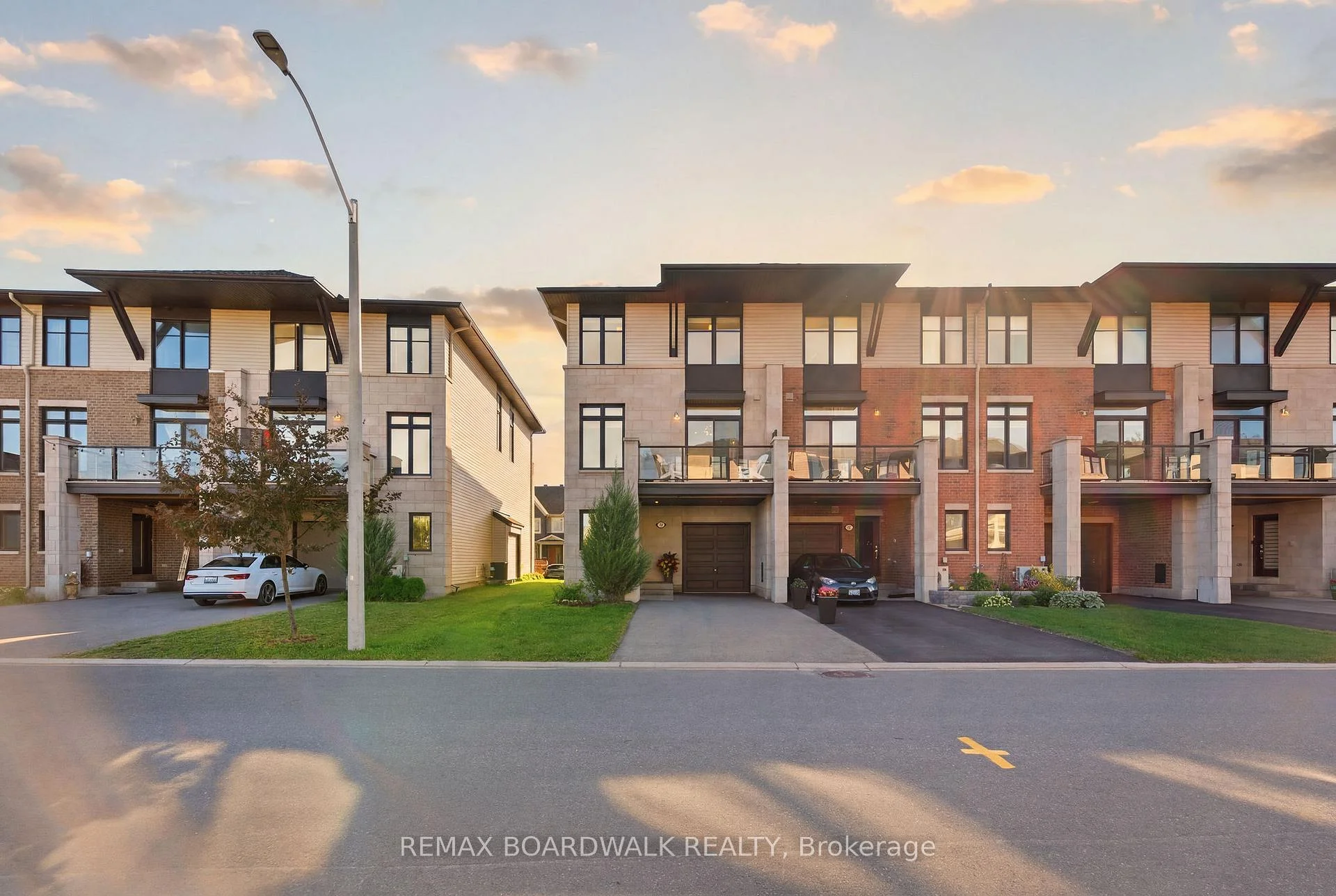 Photo 13 of 543 Labrador Crescent, Ottawa, Blossom Park/Kemp Park/Findlay Creek — HOMEH