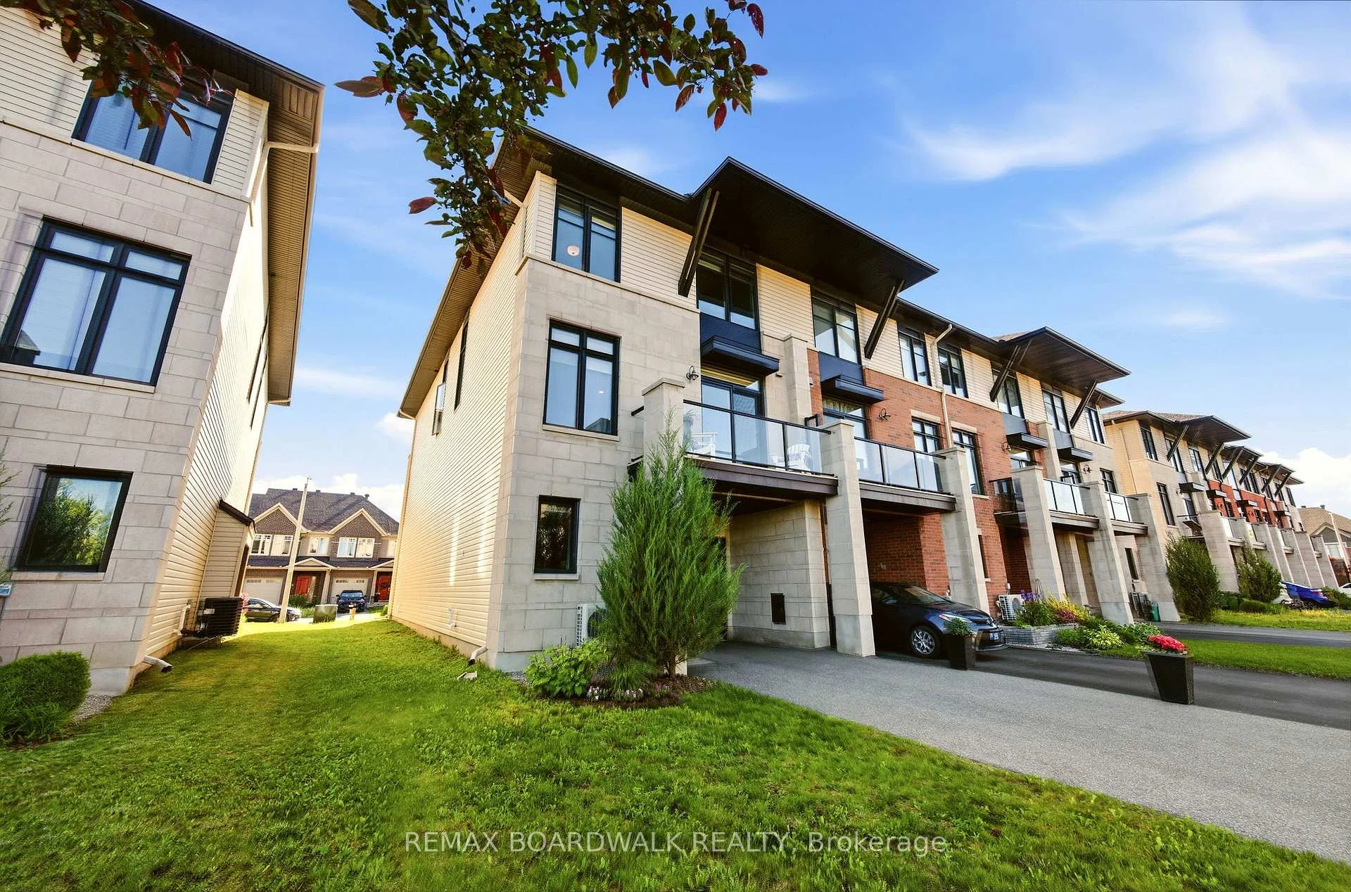 Photo 18 of 543 Labrador Crescent, Ottawa, Blossom Park/Kemp Park/Findlay Creek — HOMEH