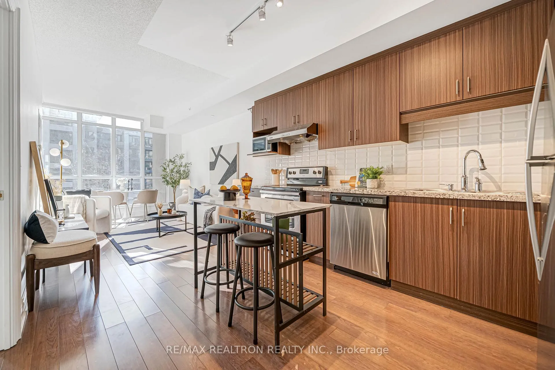 Photo 4 of Unit 602, 33 Clegg Road, Markham, Unionville — HOMEH