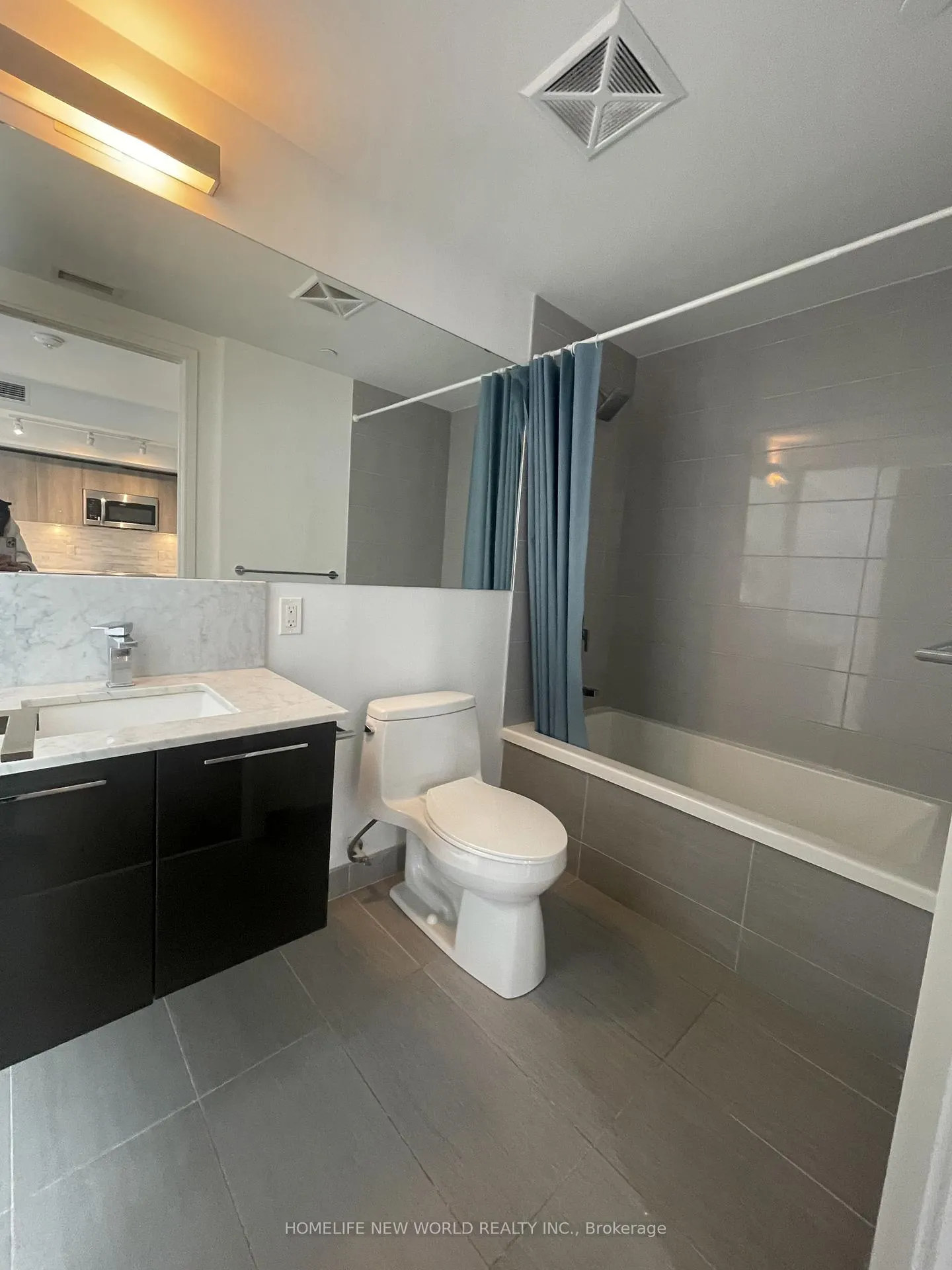 Photo 4 of Unit 1701, 28 Wellesley Street E, Toronto, Church-Yonge Corridor — HOMEH